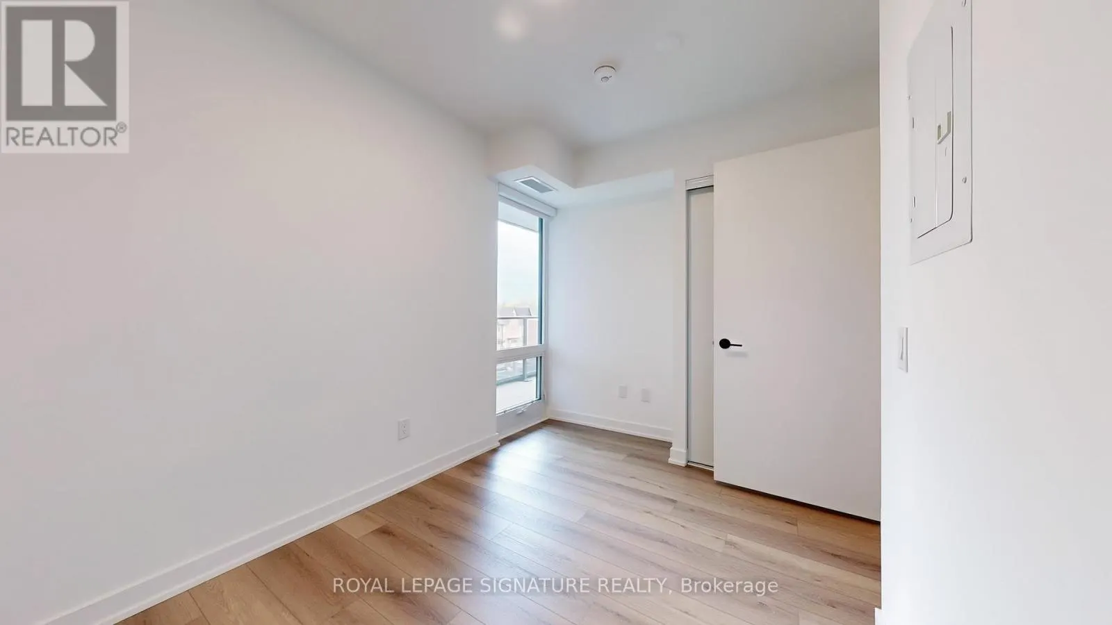 302 - 5 LAKEVIEW AVENUE