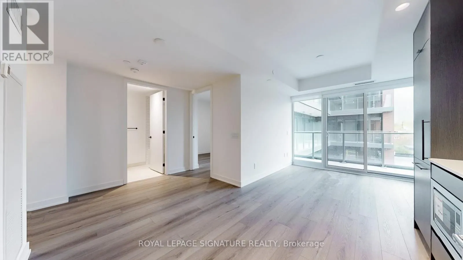 302 - 5 LAKEVIEW AVENUE