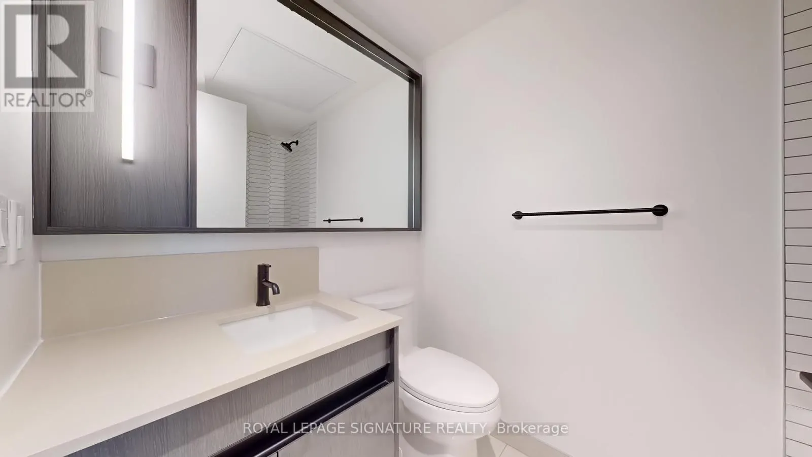 302 - 5 LAKEVIEW AVENUE