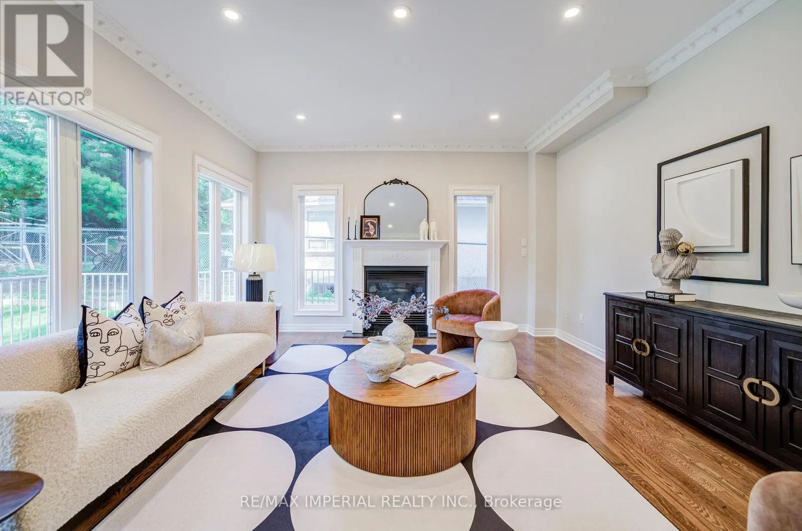 206 HOLLYWOOD AVENUE