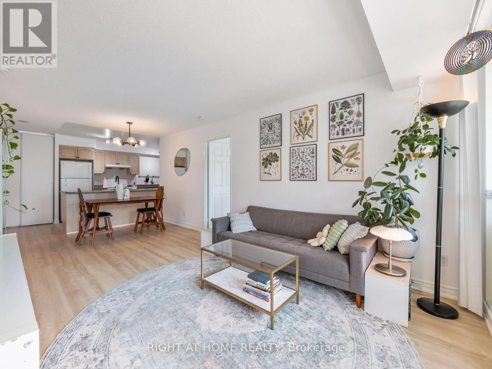 608 - 18 PARKVIEW AVENUE