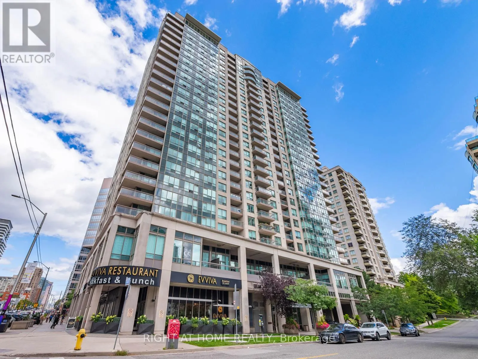 608 - 18 PARKVIEW AVENUE
