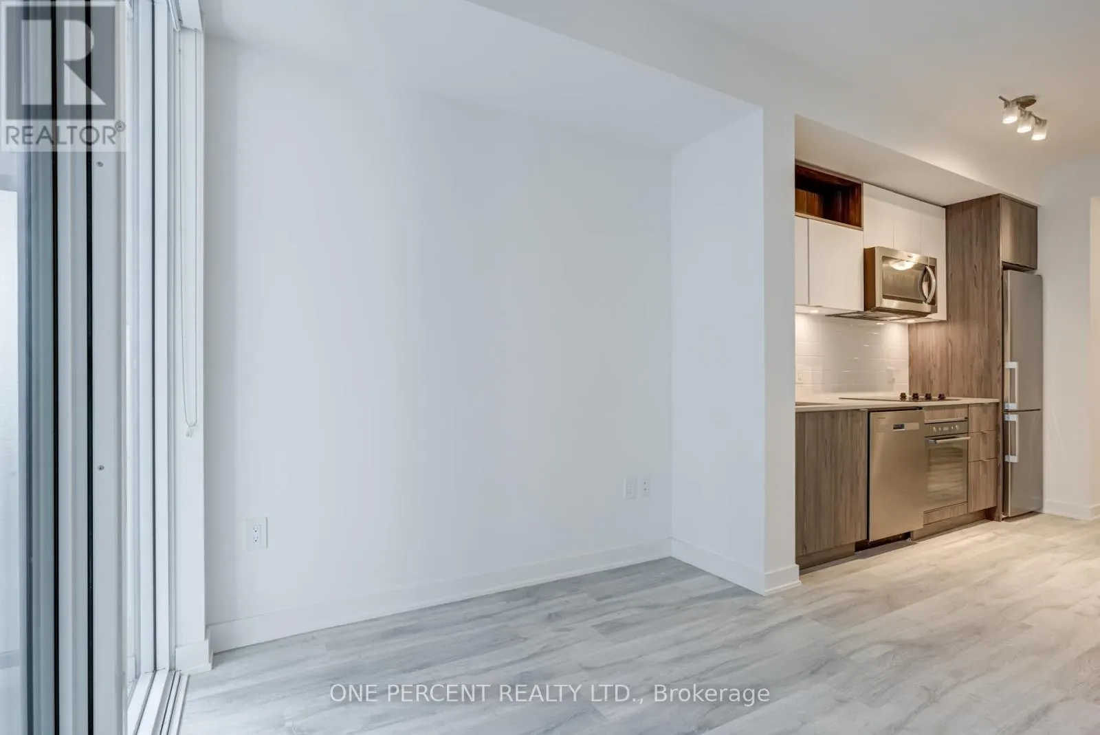 843D - 121 LOWER SHERBOURNE STREET