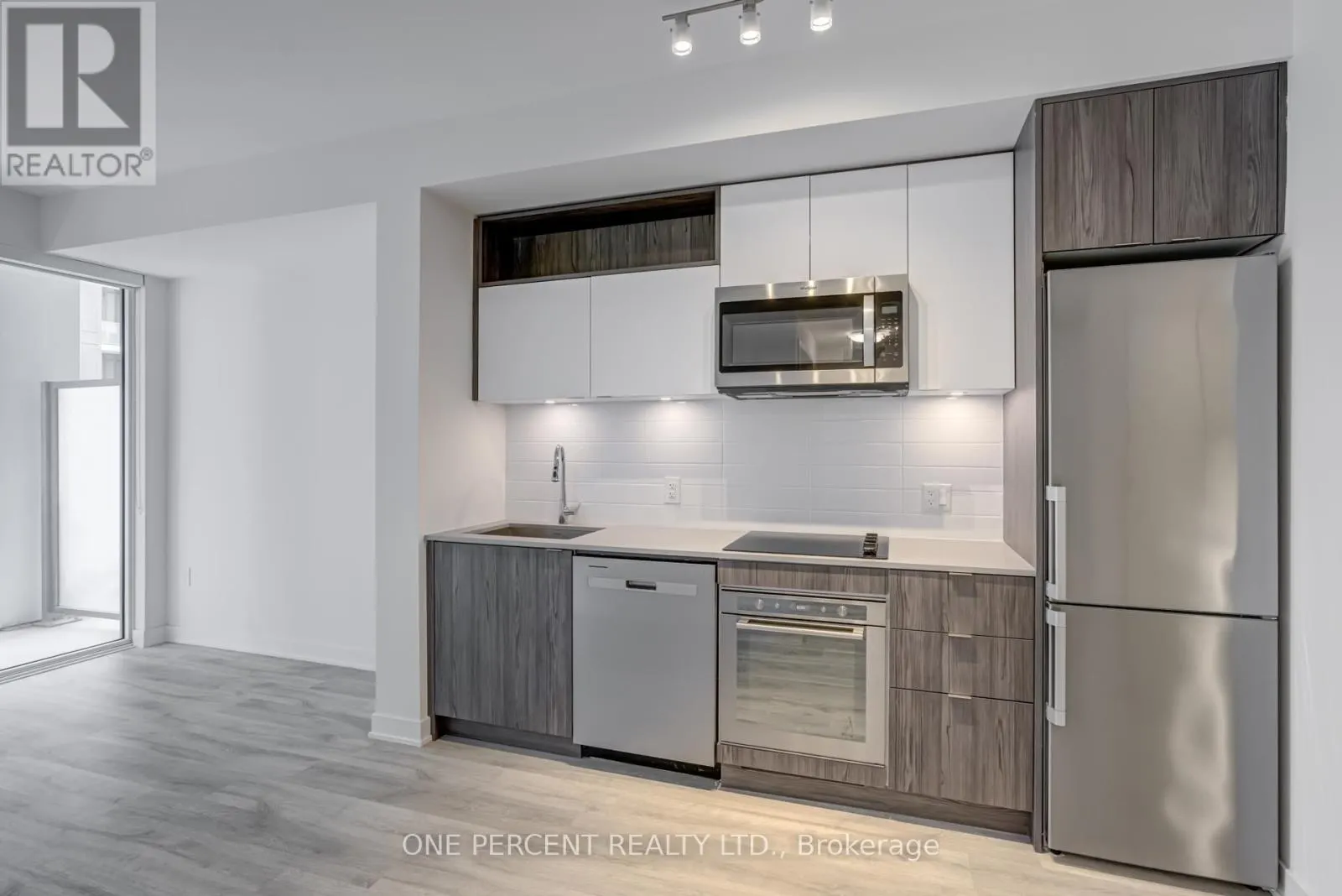 843D - 121 LOWER SHERBOURNE STREET
