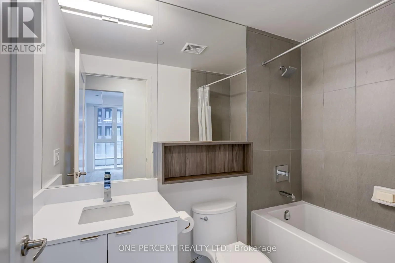 843D - 121 LOWER SHERBOURNE STREET