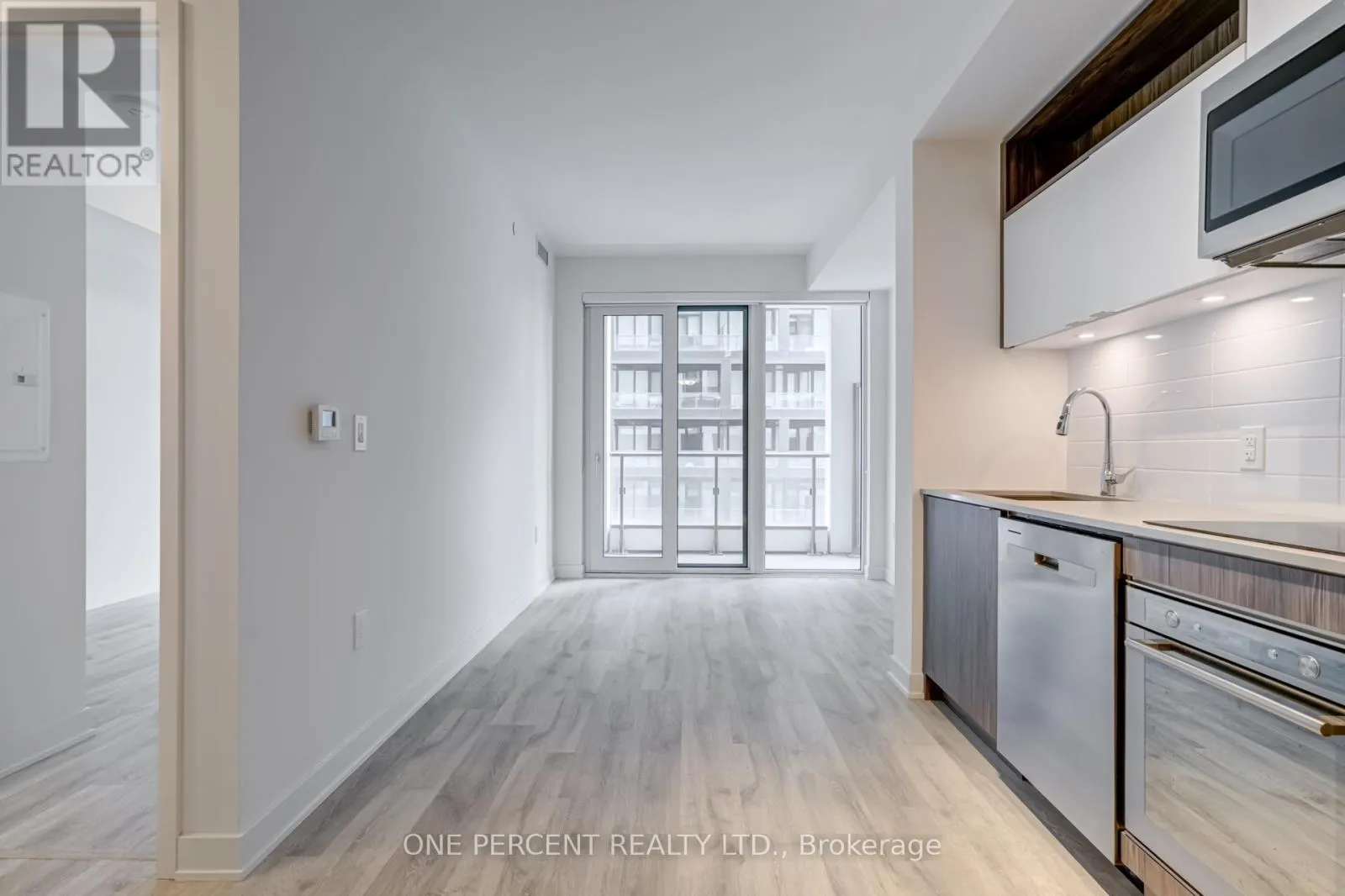 843D - 121 LOWER SHERBOURNE STREET