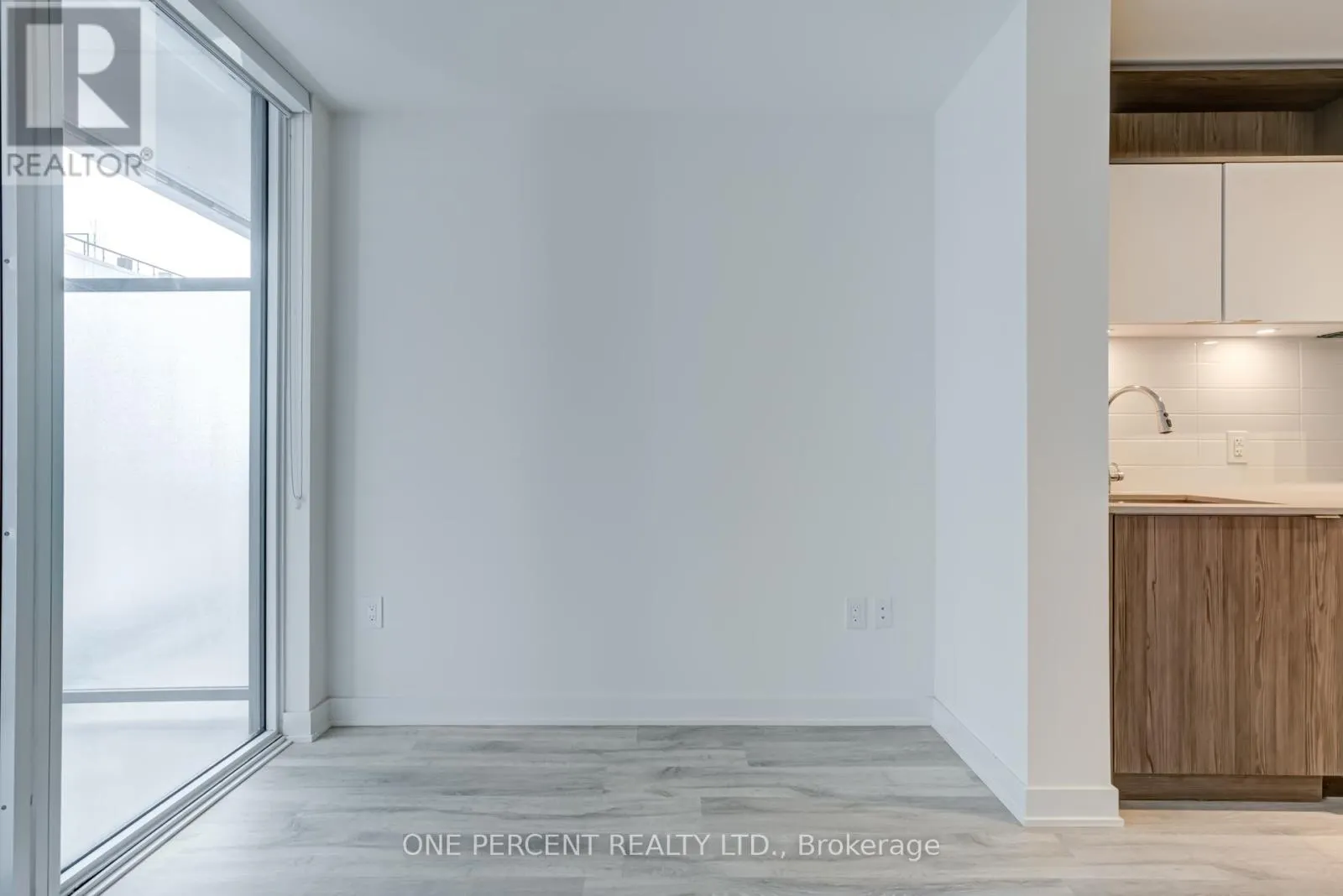 843D - 121 LOWER SHERBOURNE STREET