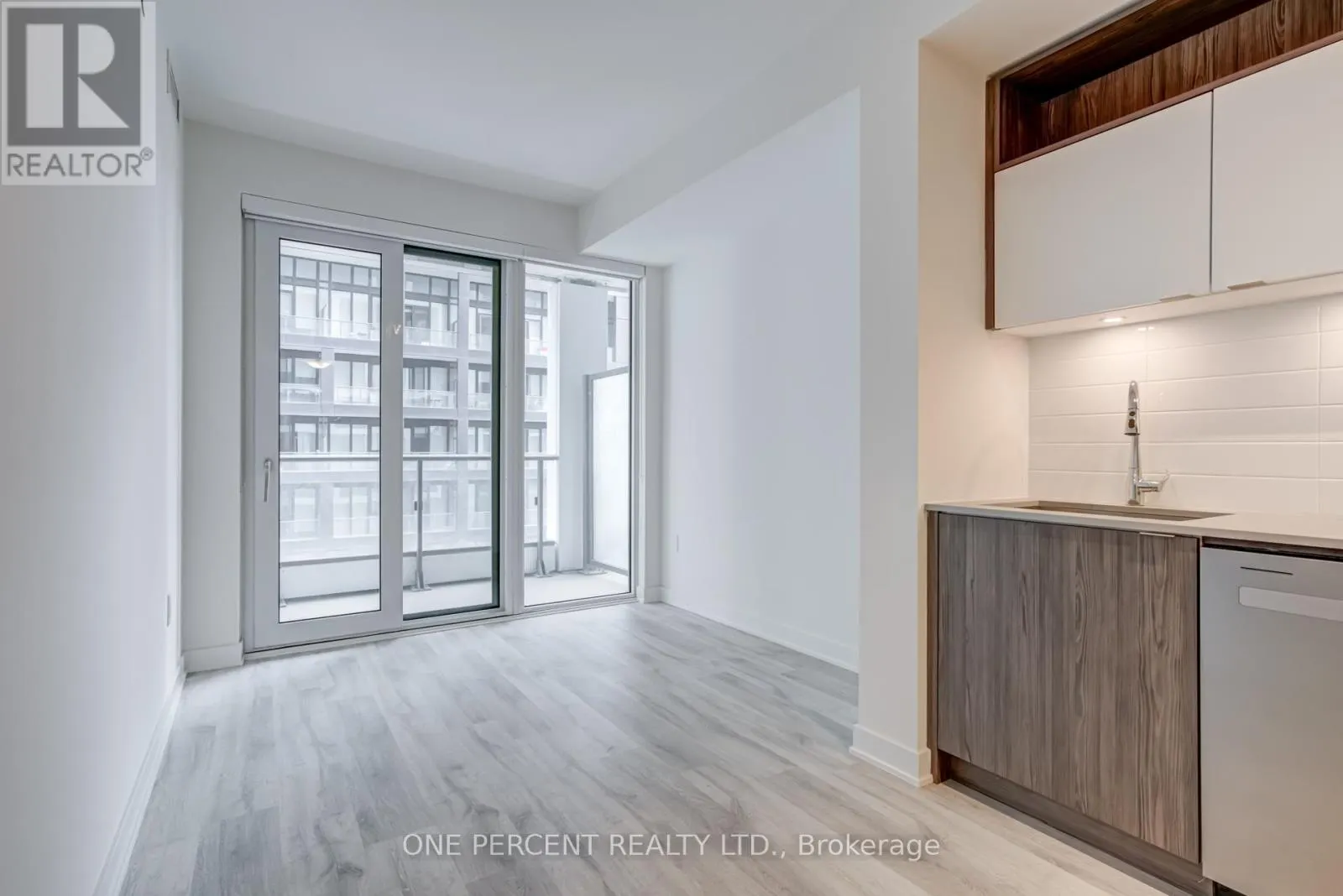 843D - 121 LOWER SHERBOURNE STREET