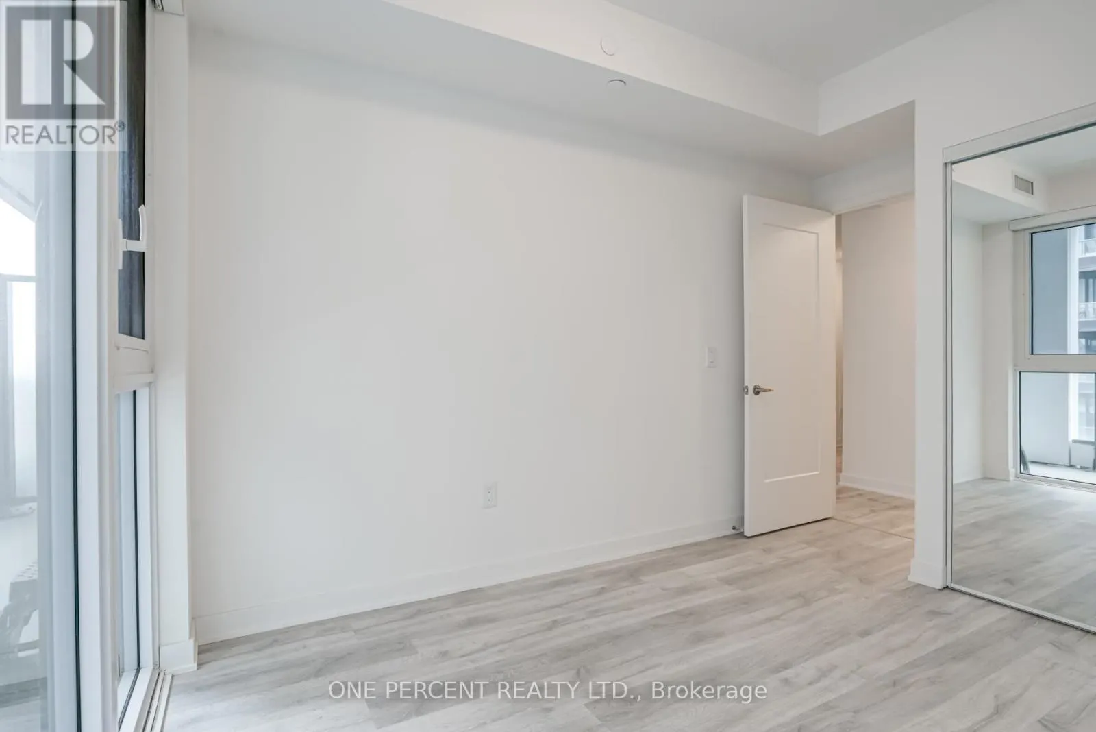 843D - 121 LOWER SHERBOURNE STREET