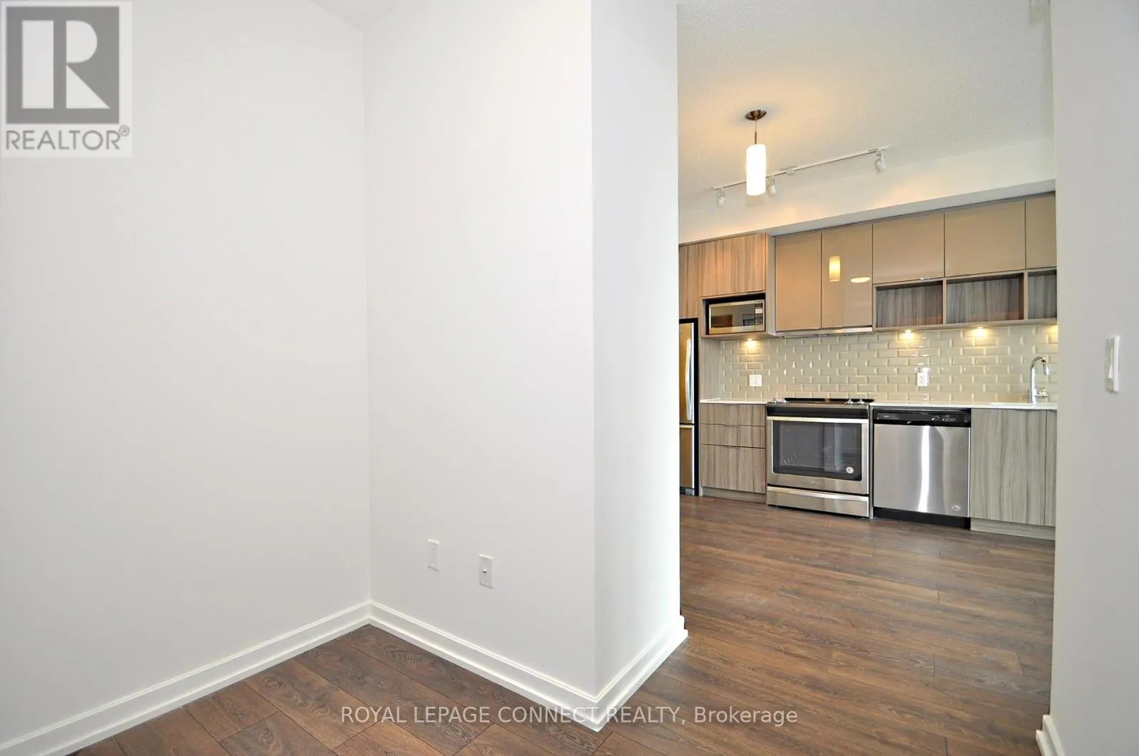 428 - 52 FOREST MANOR ROAD