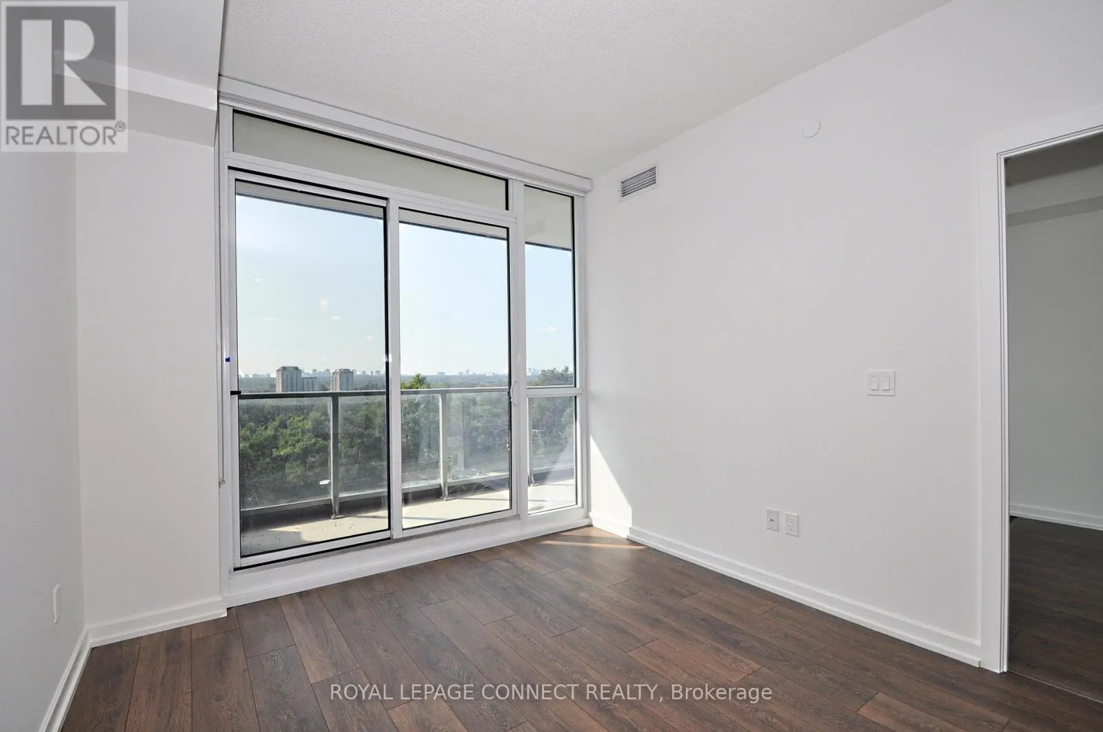 428 - 52 FOREST MANOR ROAD