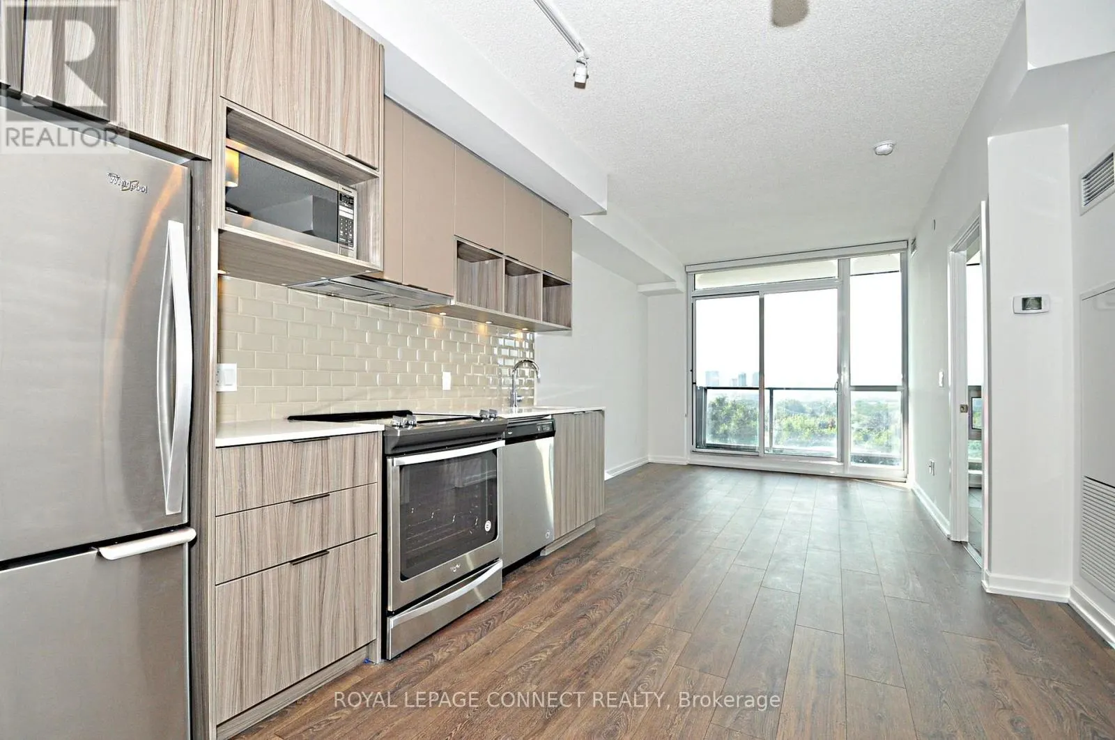 428 - 52 FOREST MANOR ROAD