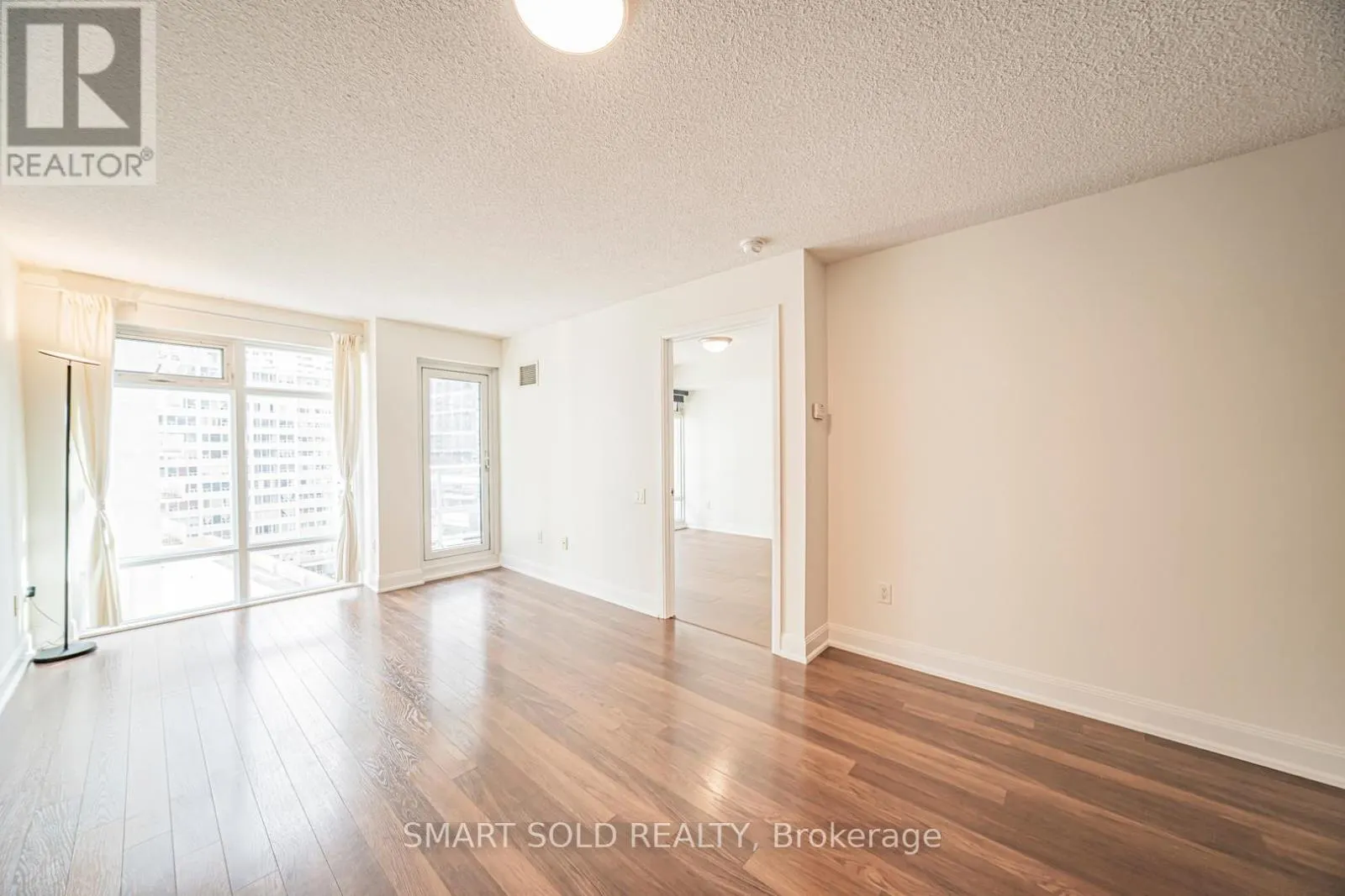 901 - 2191 YONGE STREET