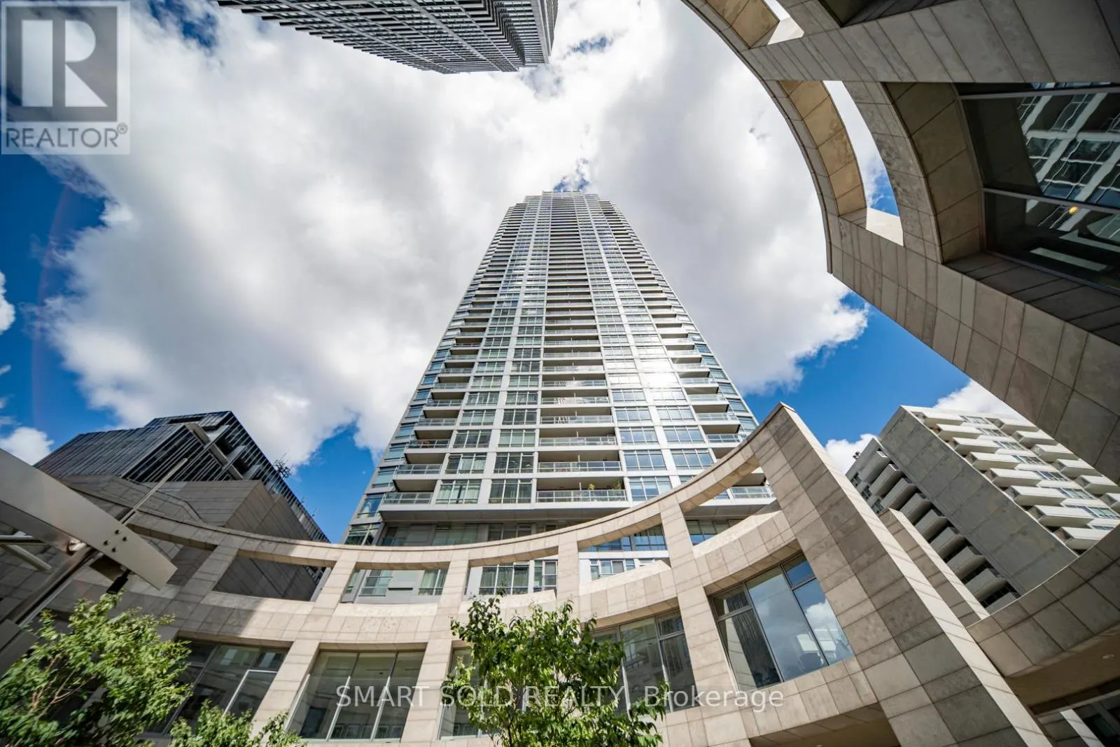 901 - 2191 YONGE STREET