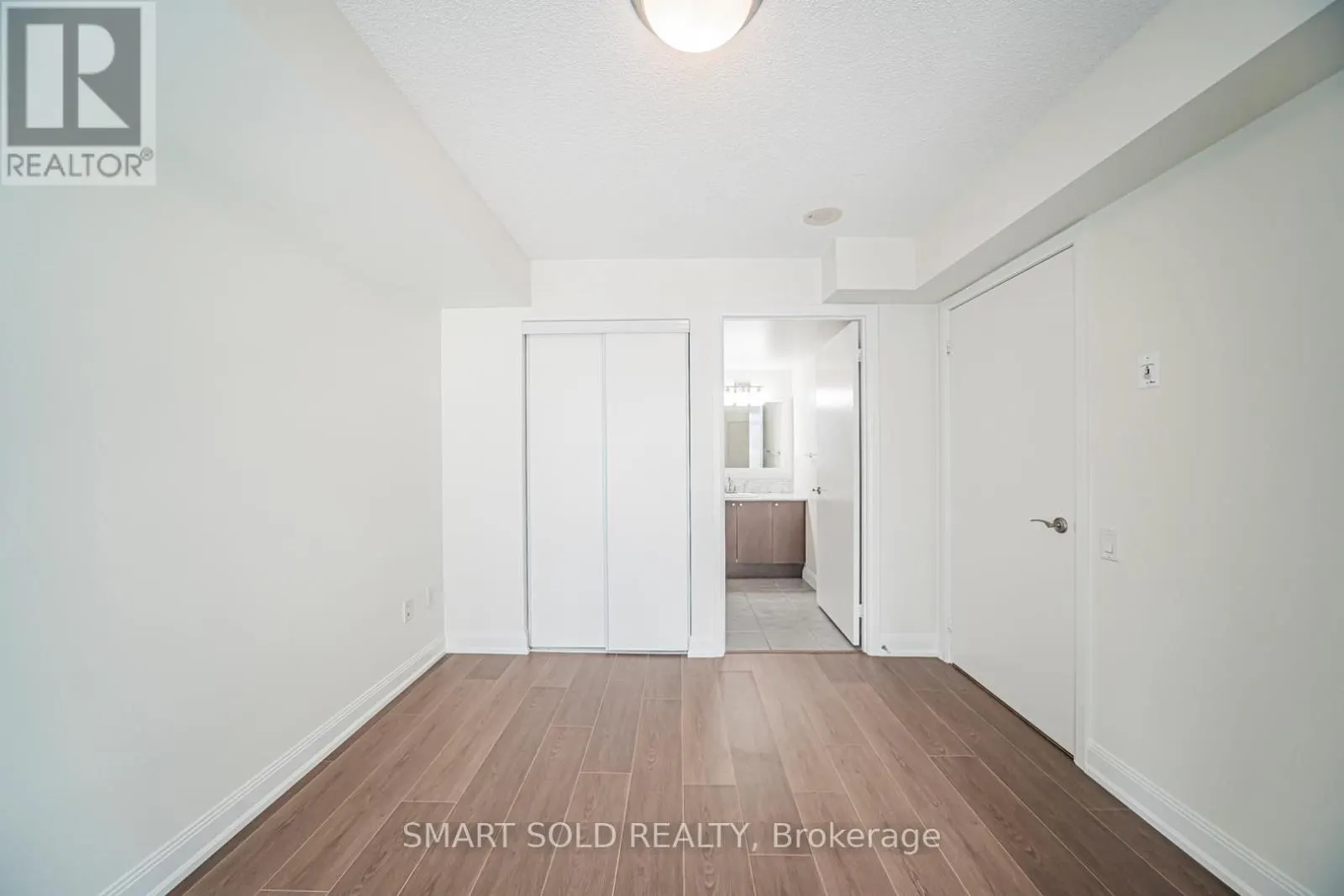 901 - 2191 YONGE STREET