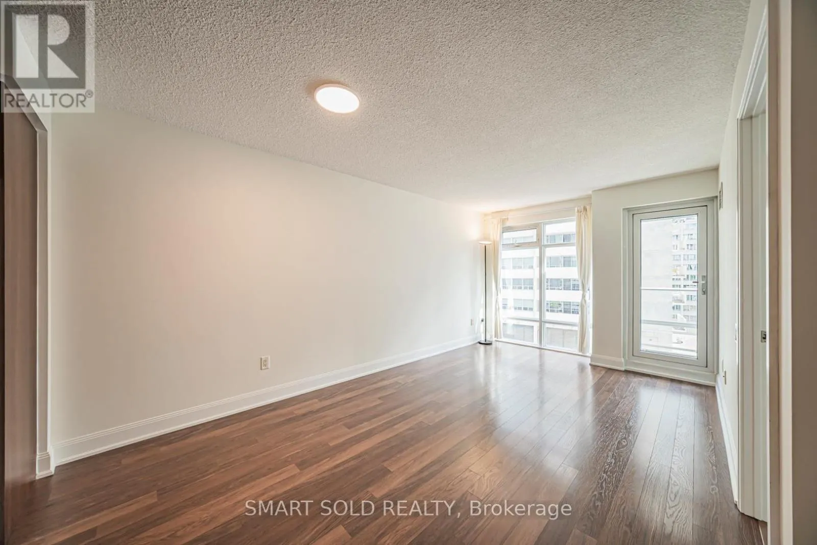 901 - 2191 YONGE STREET
