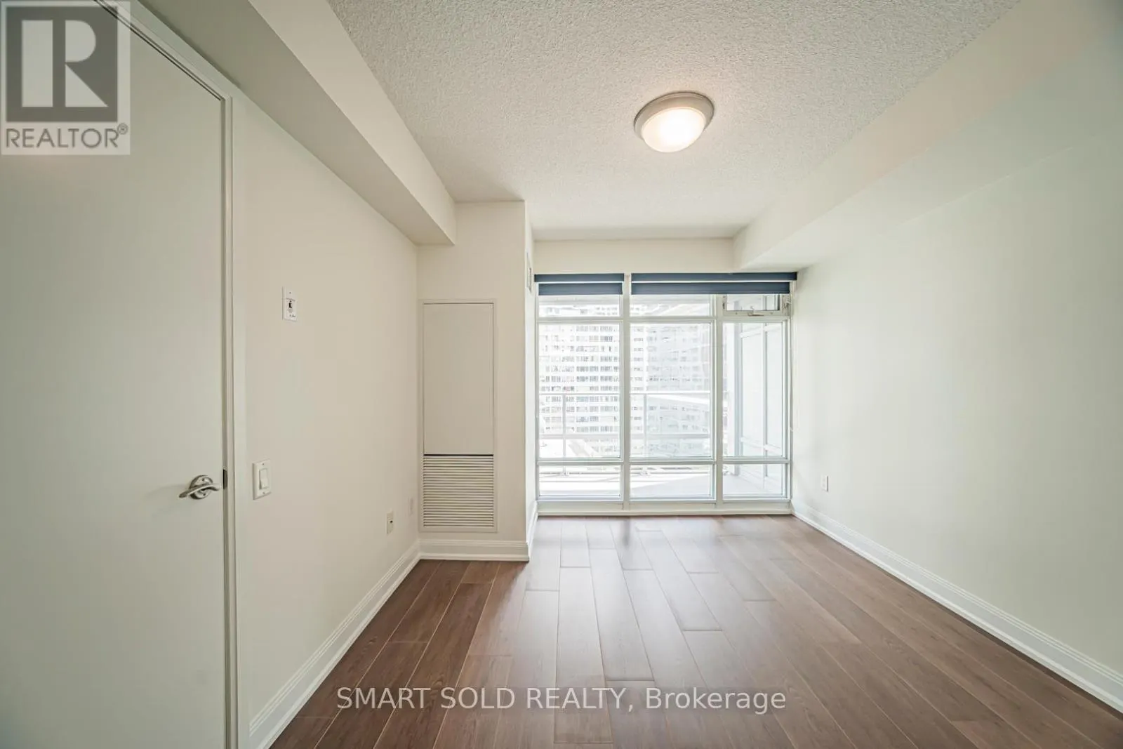 901 - 2191 YONGE STREET