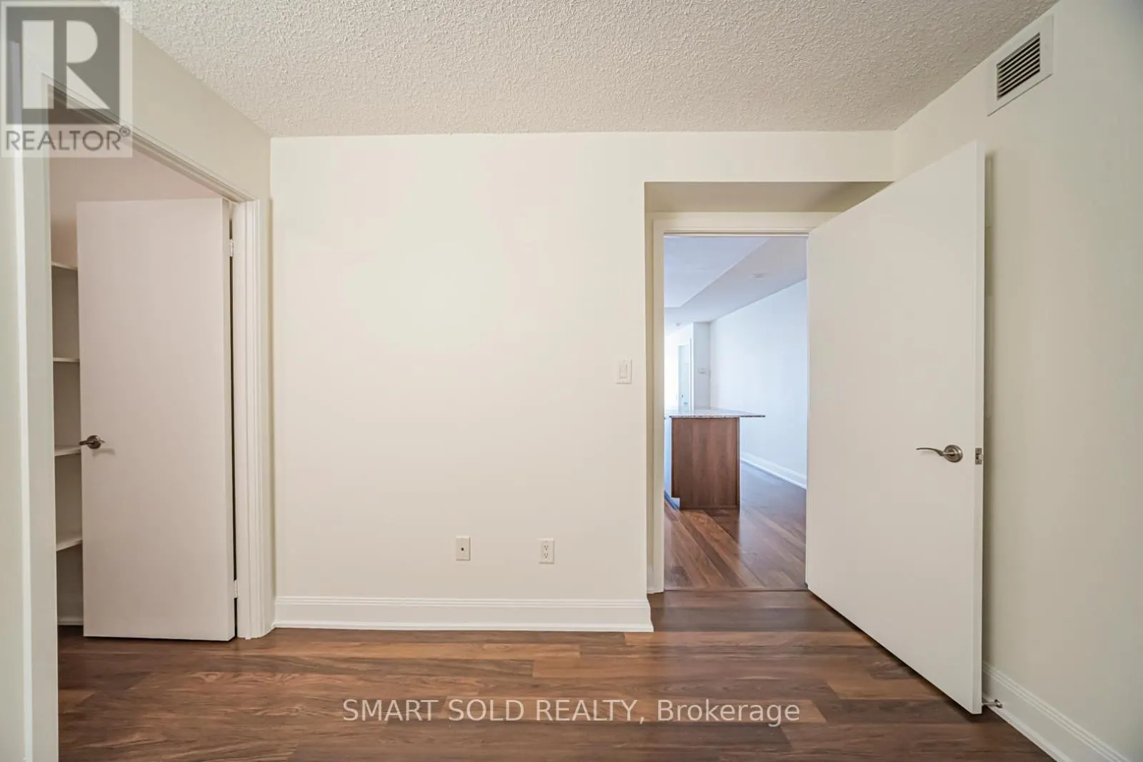 901 - 2191 YONGE STREET