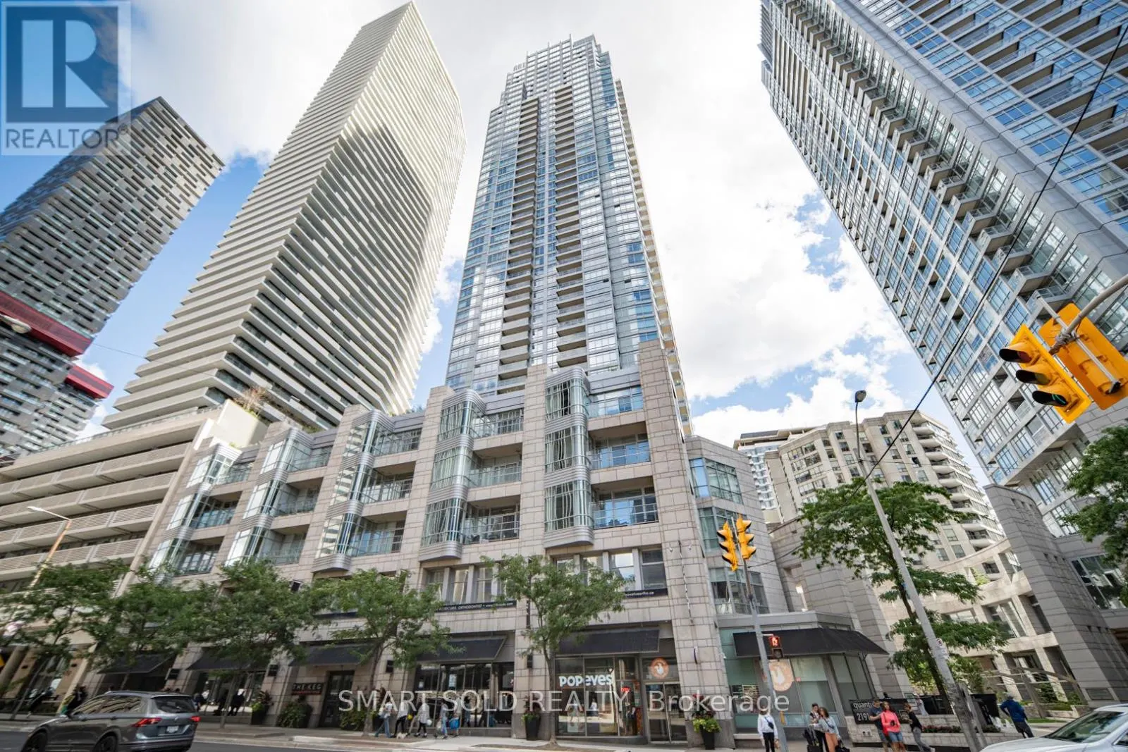 901 - 2191 YONGE STREET