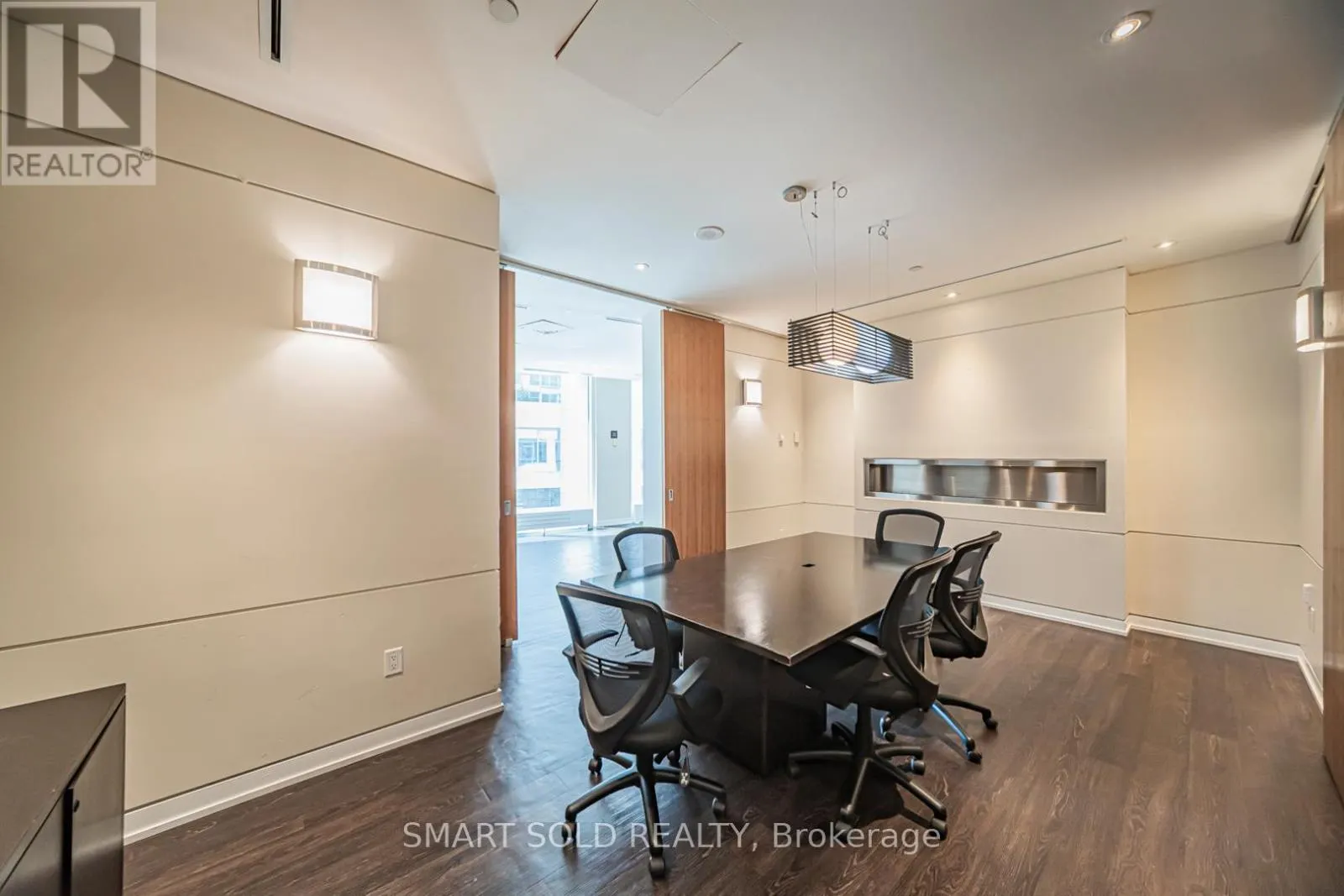 901 - 2191 YONGE STREET