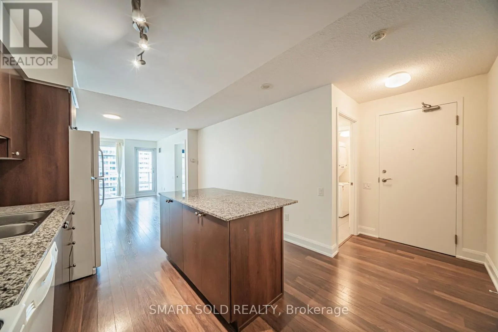901 - 2191 YONGE STREET