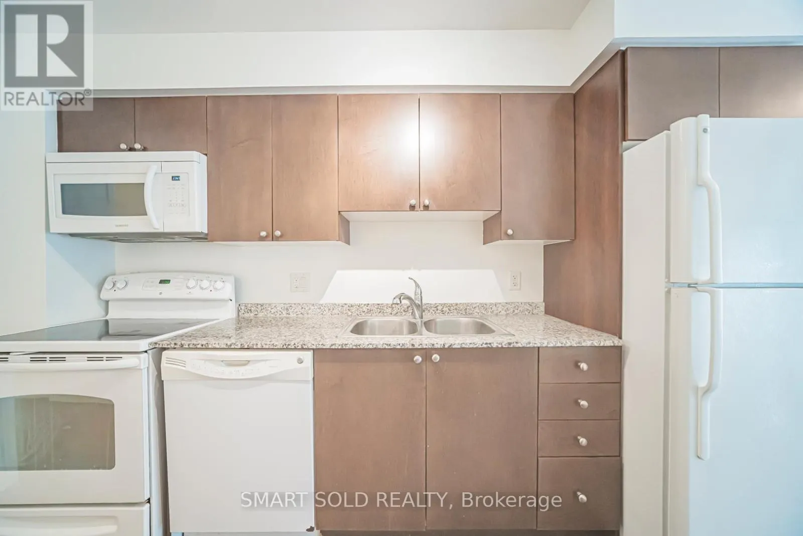 901 - 2191 YONGE STREET