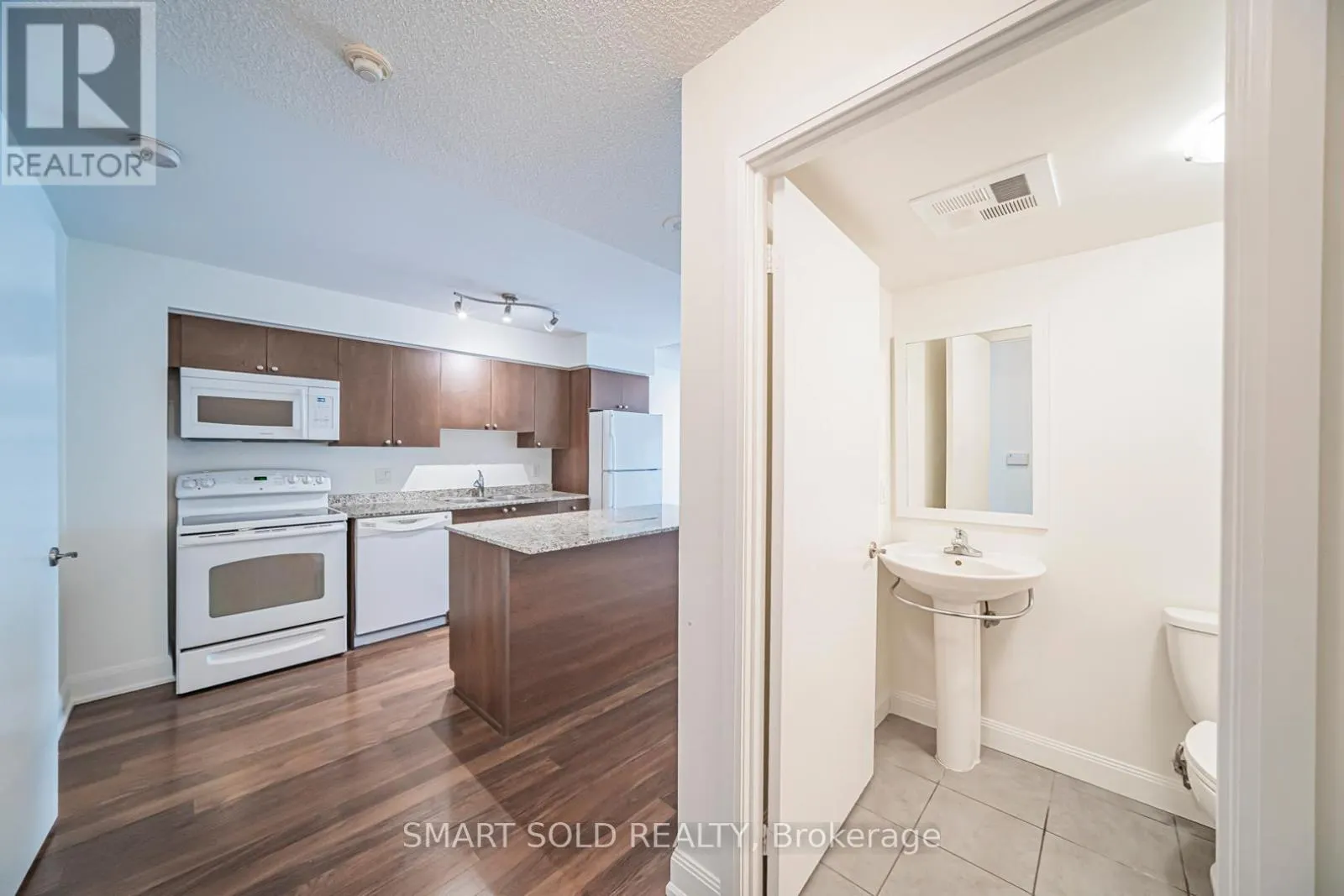 901 - 2191 YONGE STREET
