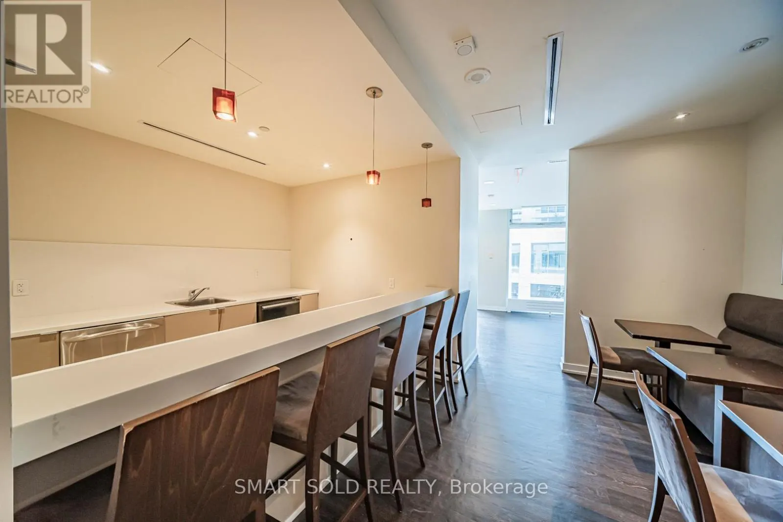 901 - 2191 YONGE STREET