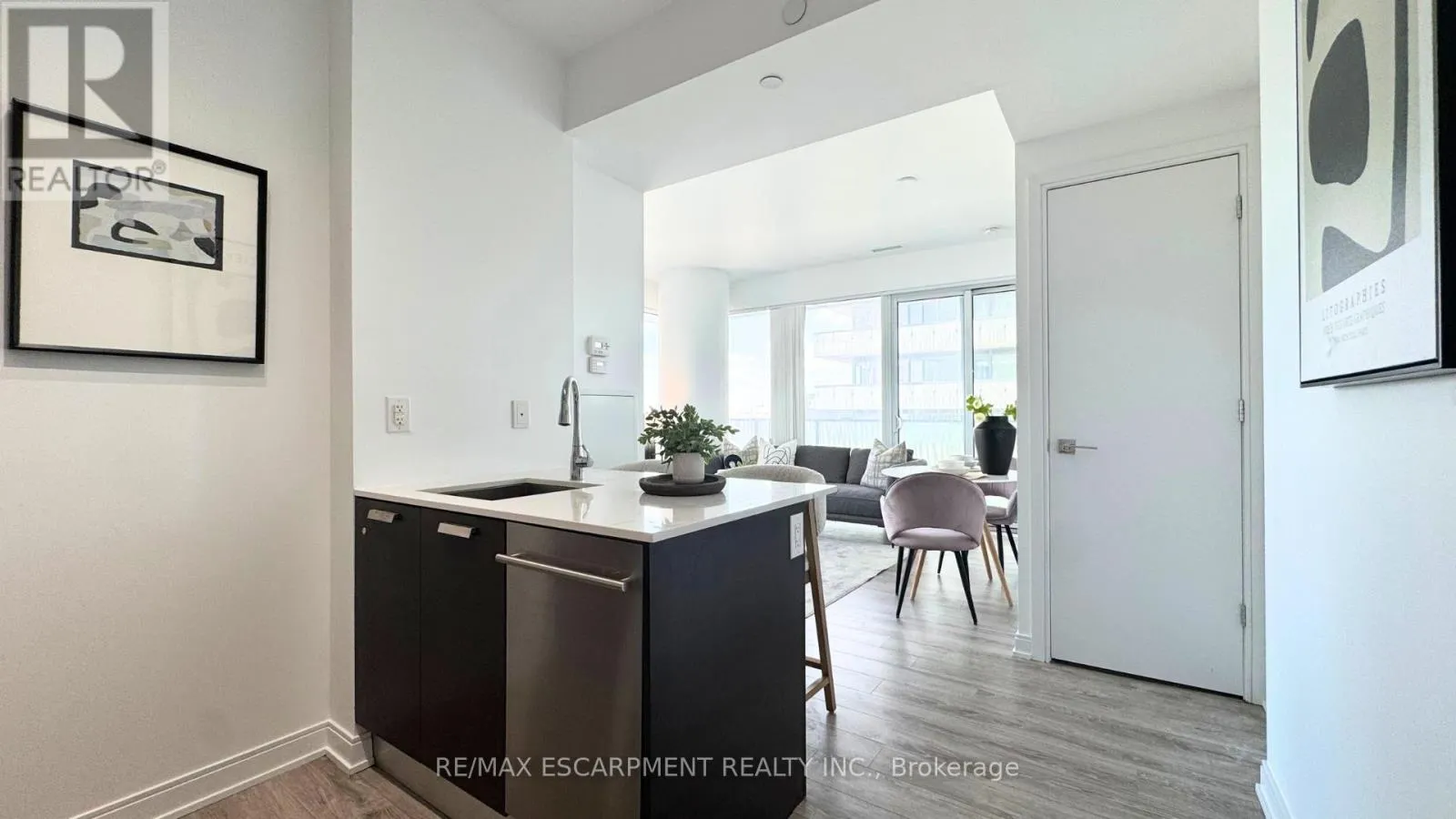2409 - 42 CHARLES STREET E
