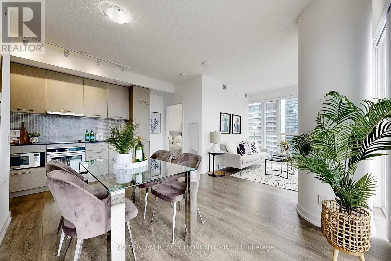 2302 - 87 PETER STREET
