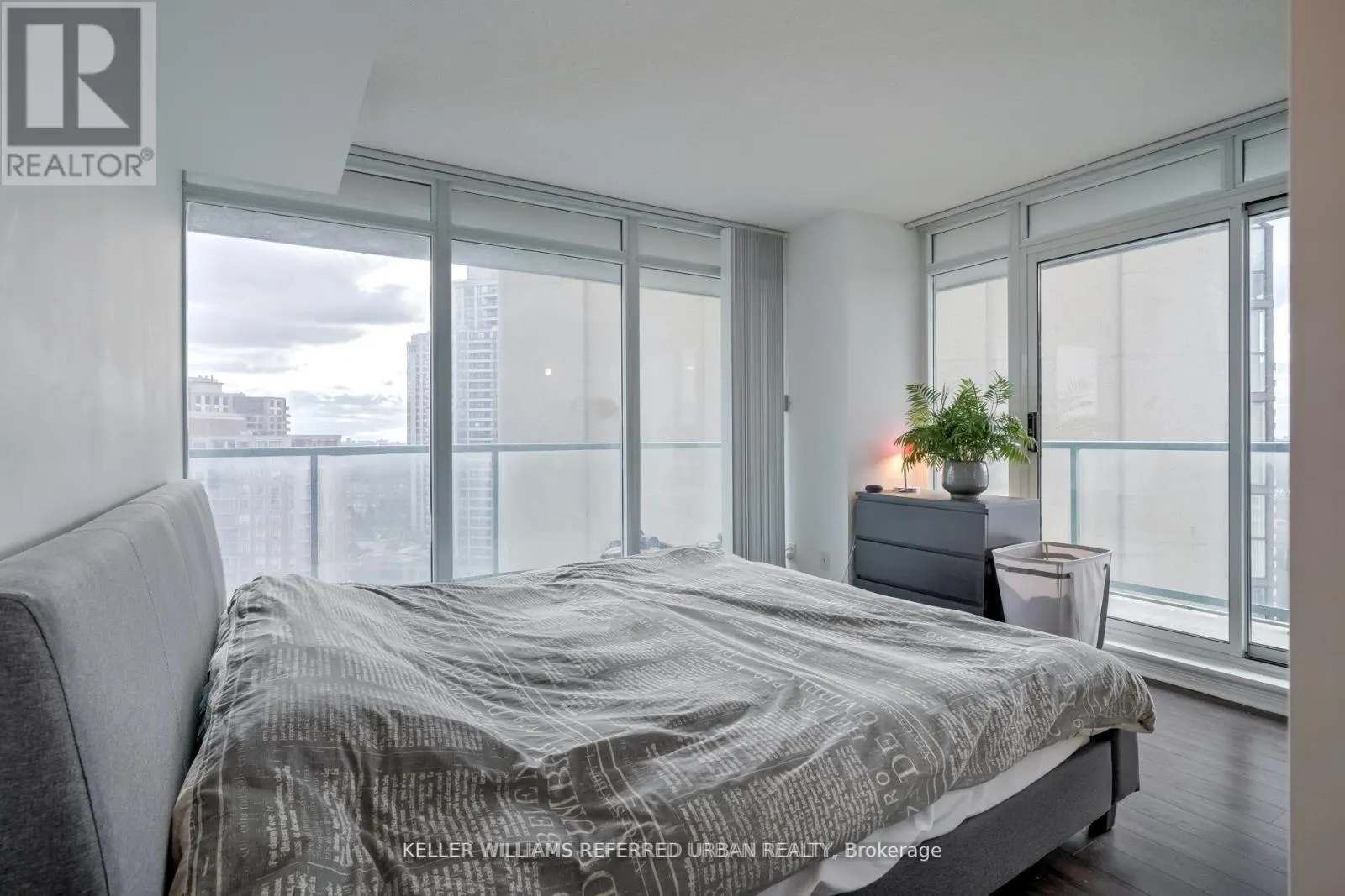1605 - 5500 YONGE STREET