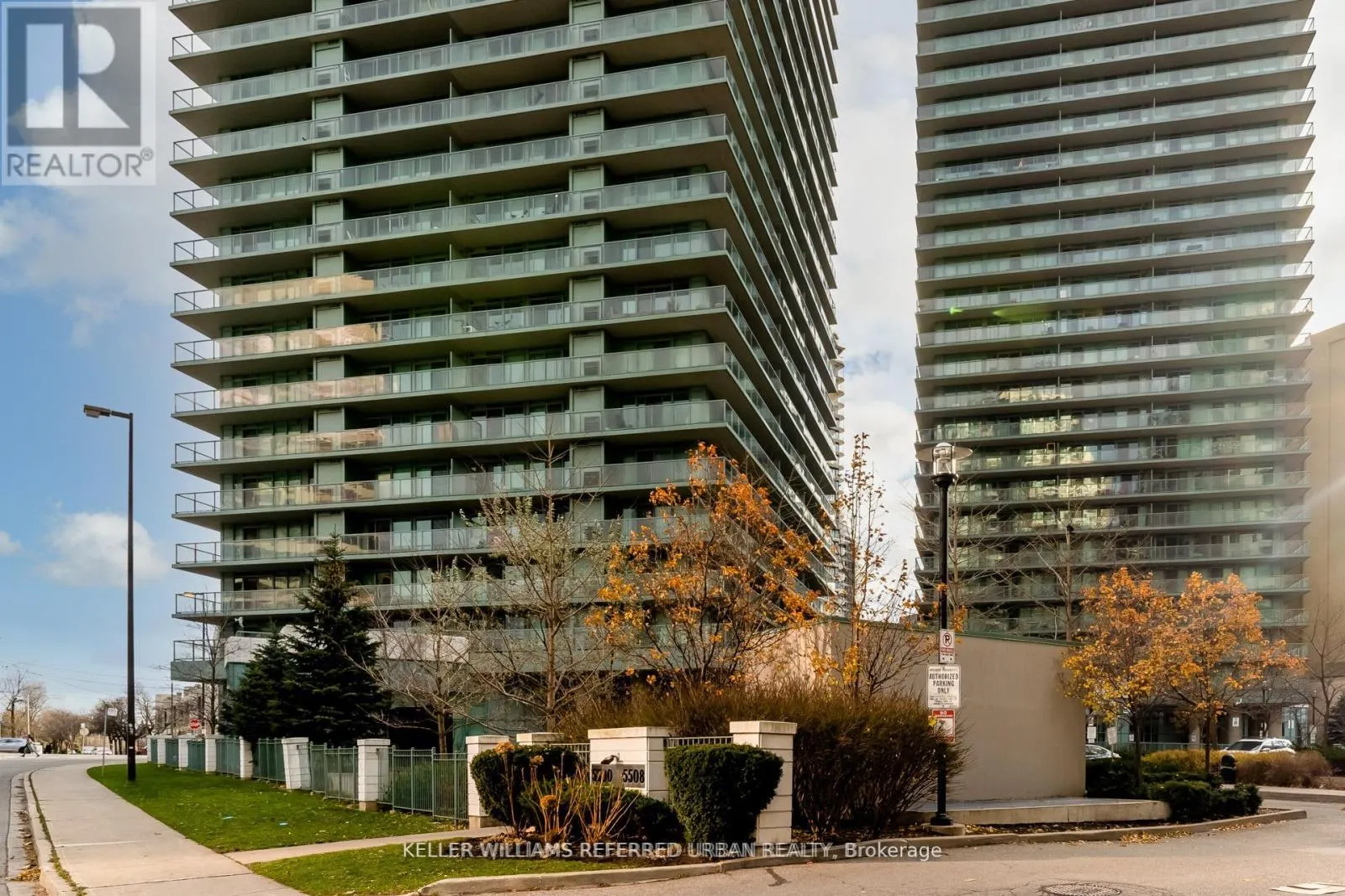 1605 - 5500 YONGE STREET