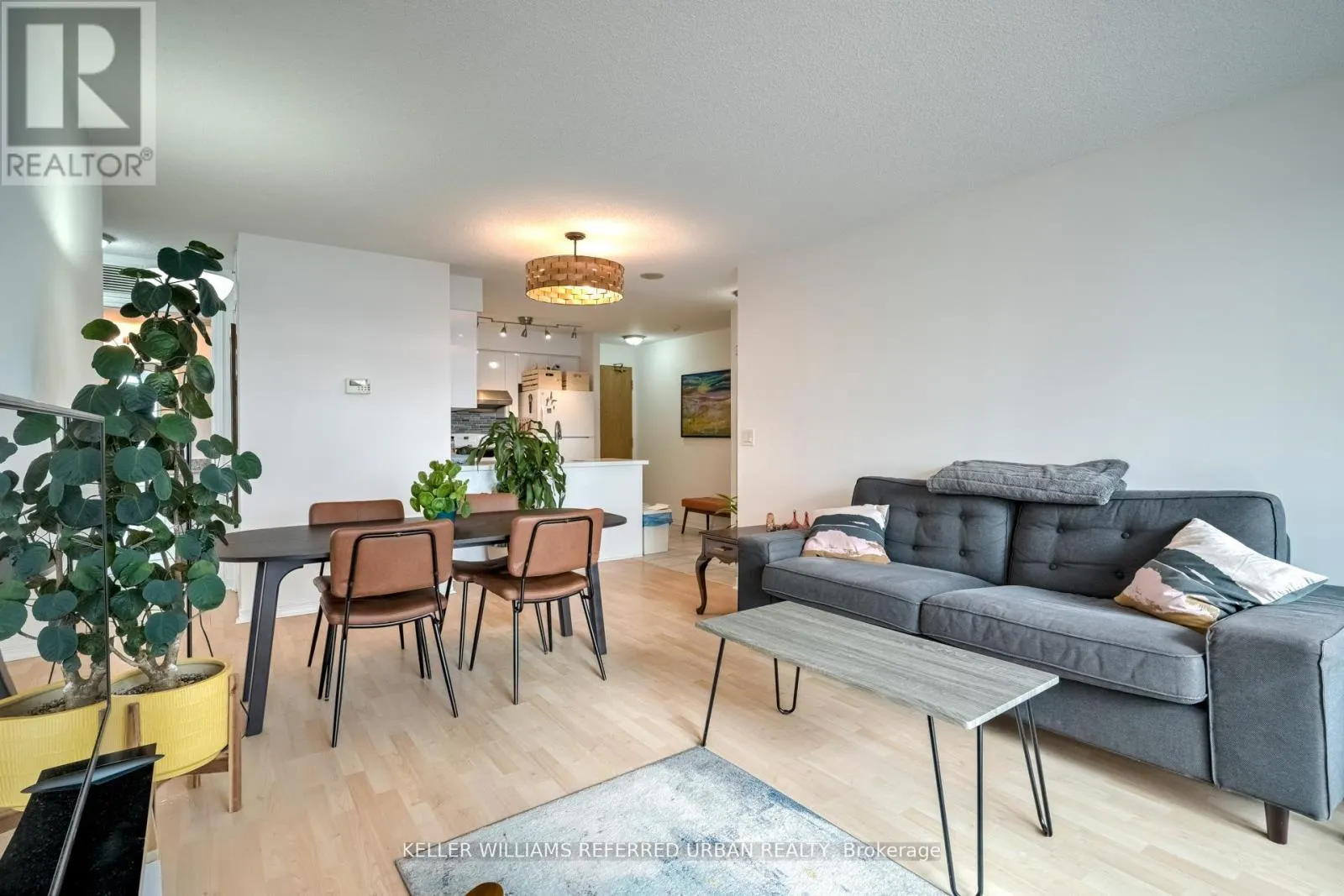 1605 - 5500 YONGE STREET