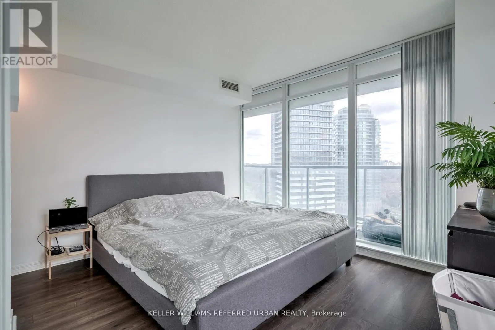1605 - 5500 YONGE STREET