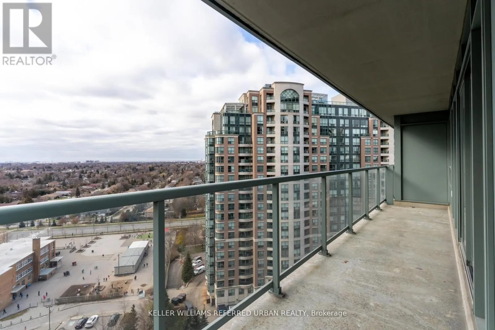 1605 - 5500 YONGE STREET