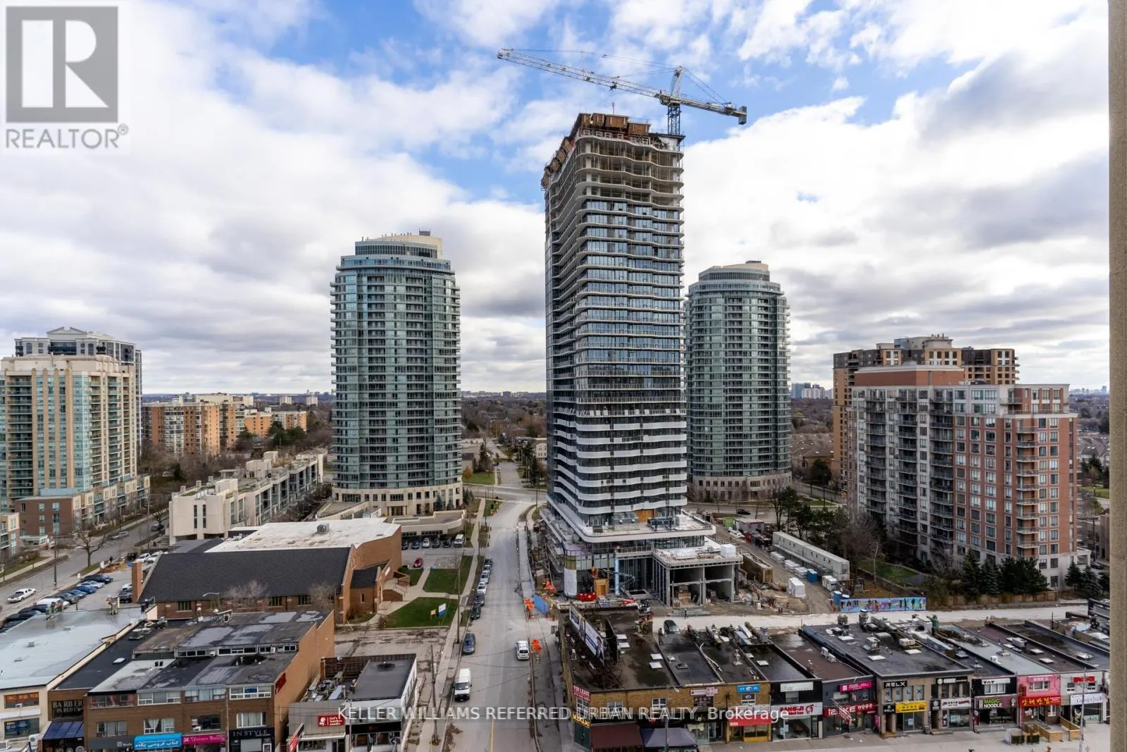 1605 - 5500 YONGE STREET