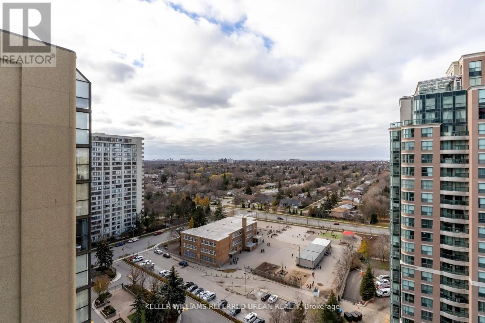 1605 - 5500 YONGE STREET