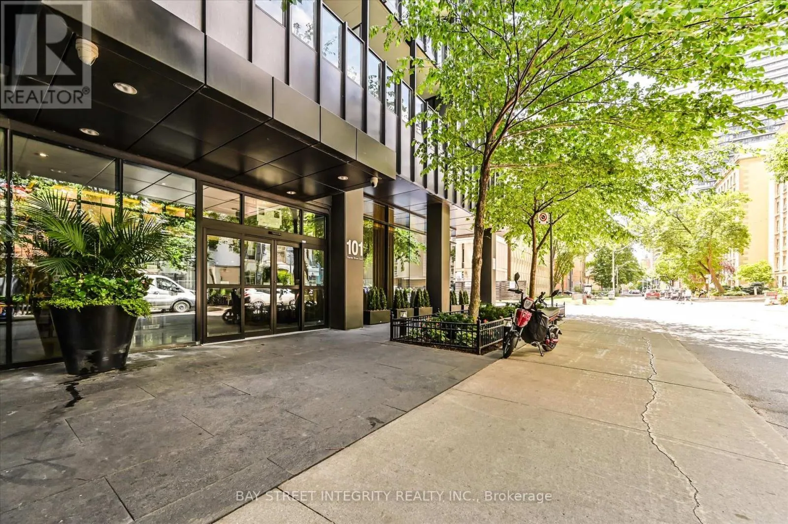 2103 - 101 CHARLES STREET E