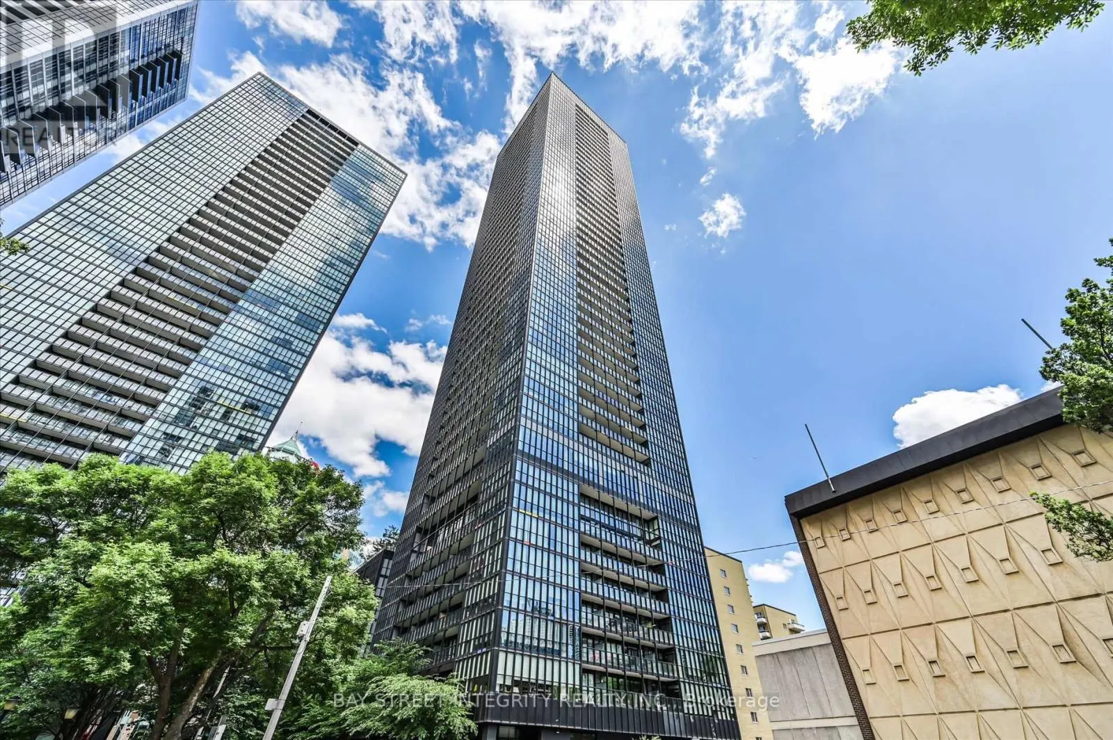 2103 - 101 CHARLES STREET E