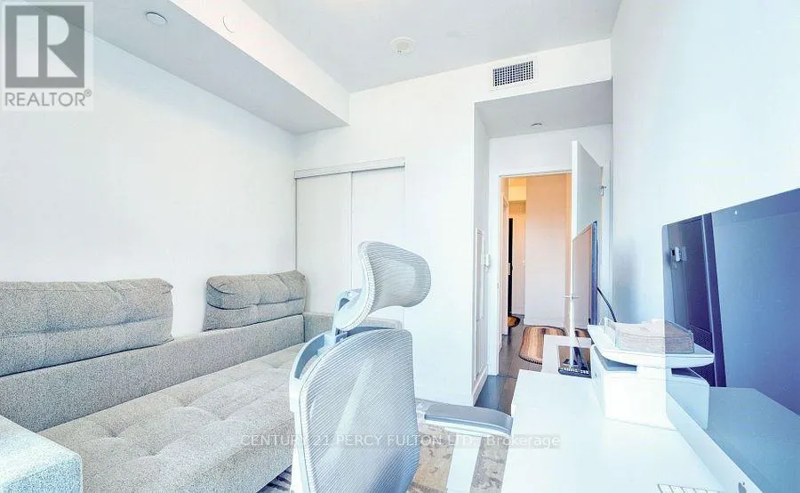 1808 - 8 EGLINTON AVENUE E