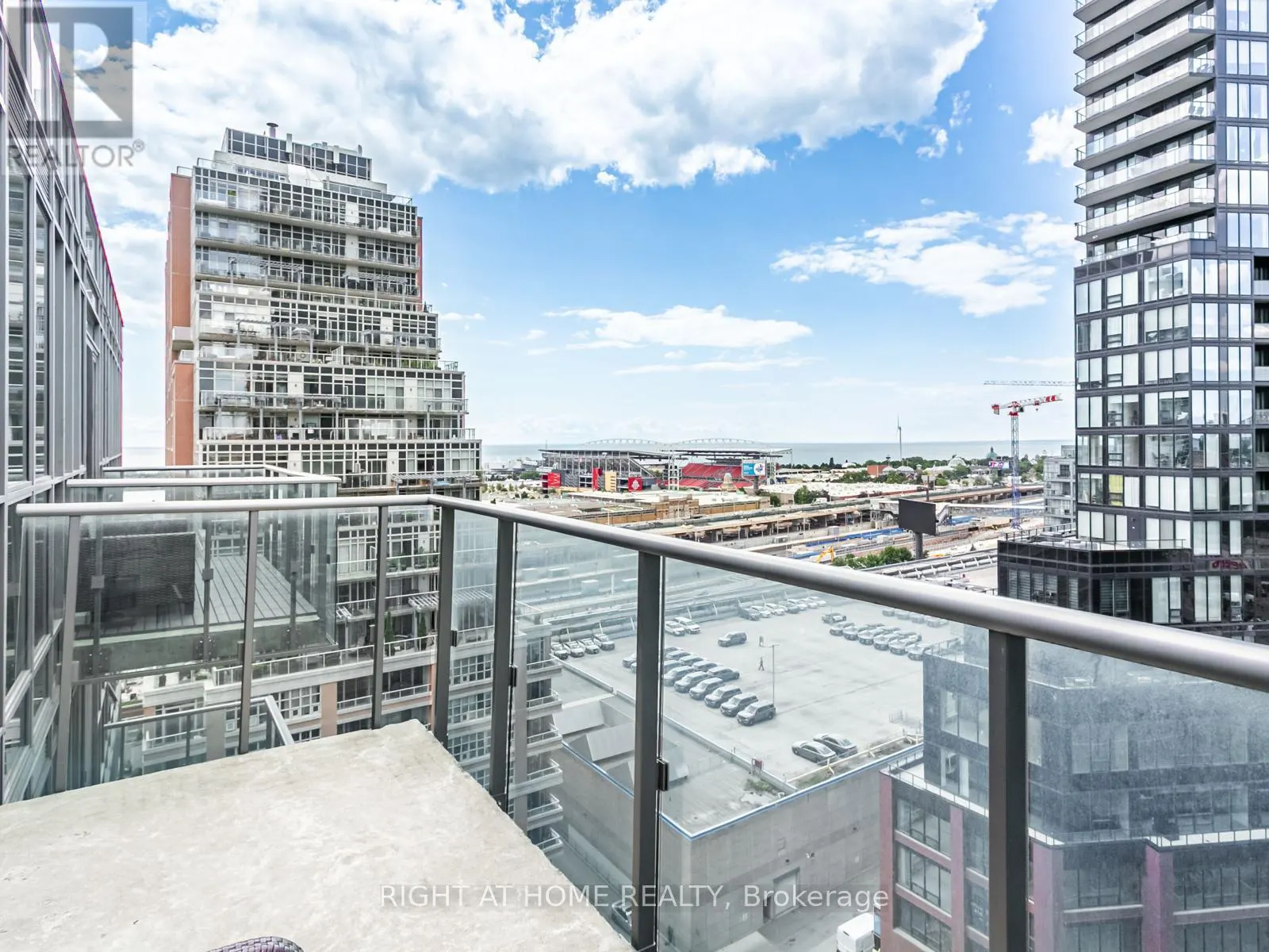 1507 - 69 LYNN WILLIAMS STREET