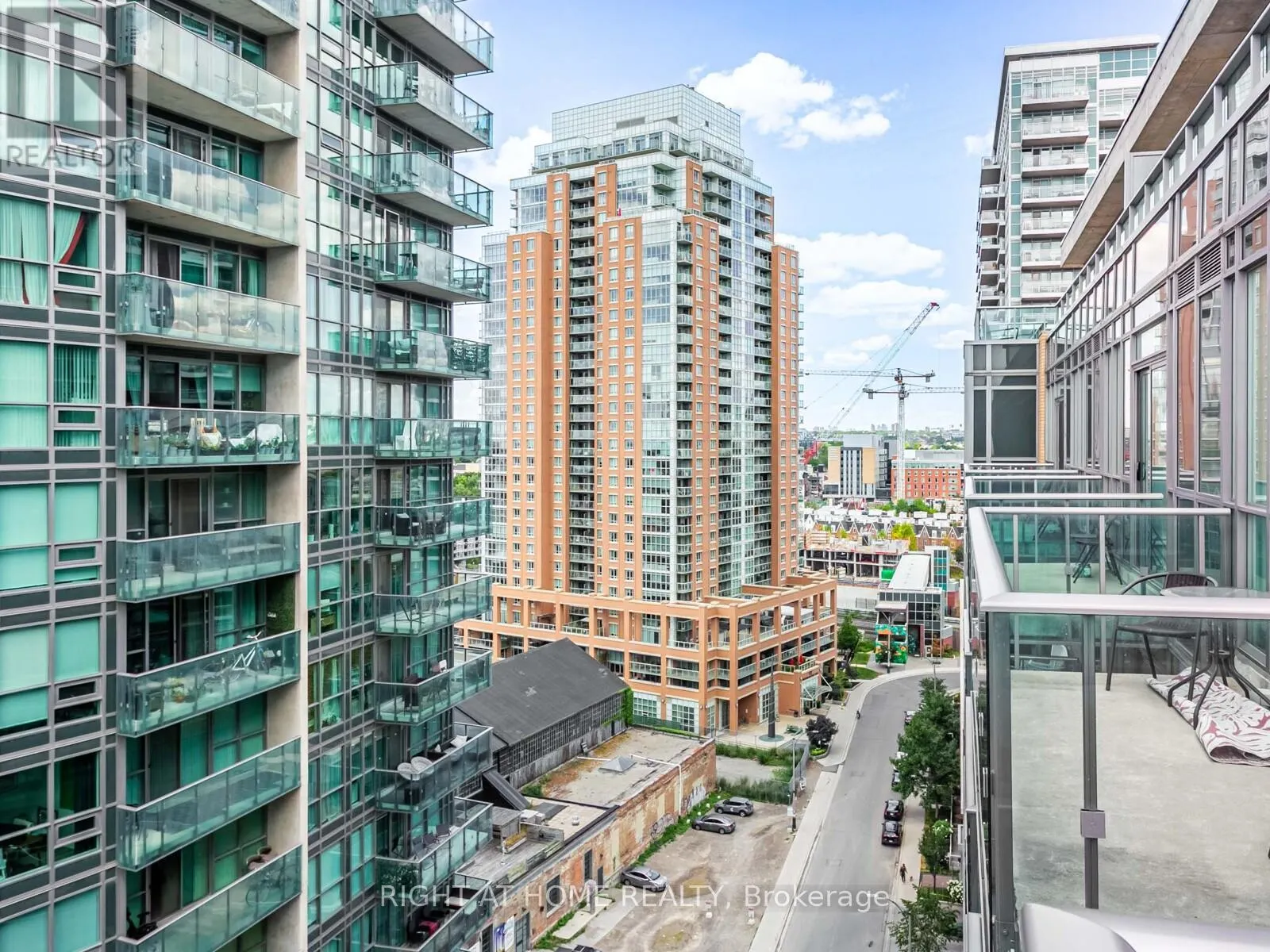 1507 - 69 LYNN WILLIAMS STREET