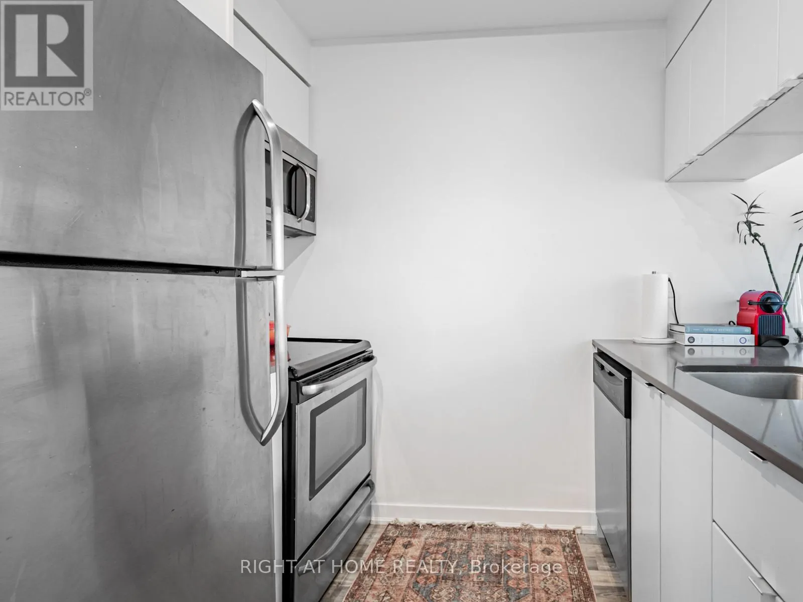 1507 - 69 LYNN WILLIAMS STREET
