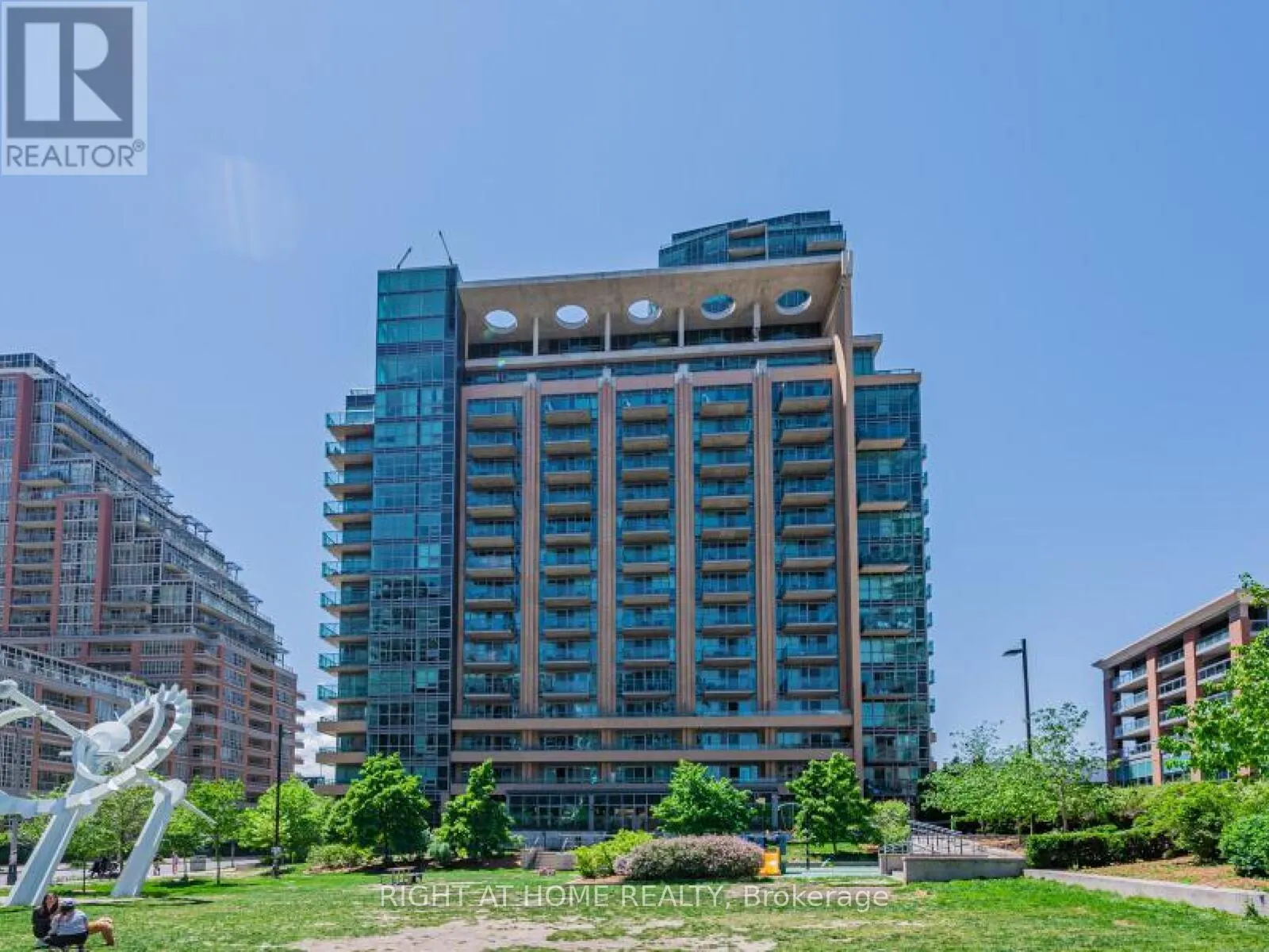 1507 - 69 LYNN WILLIAMS STREET