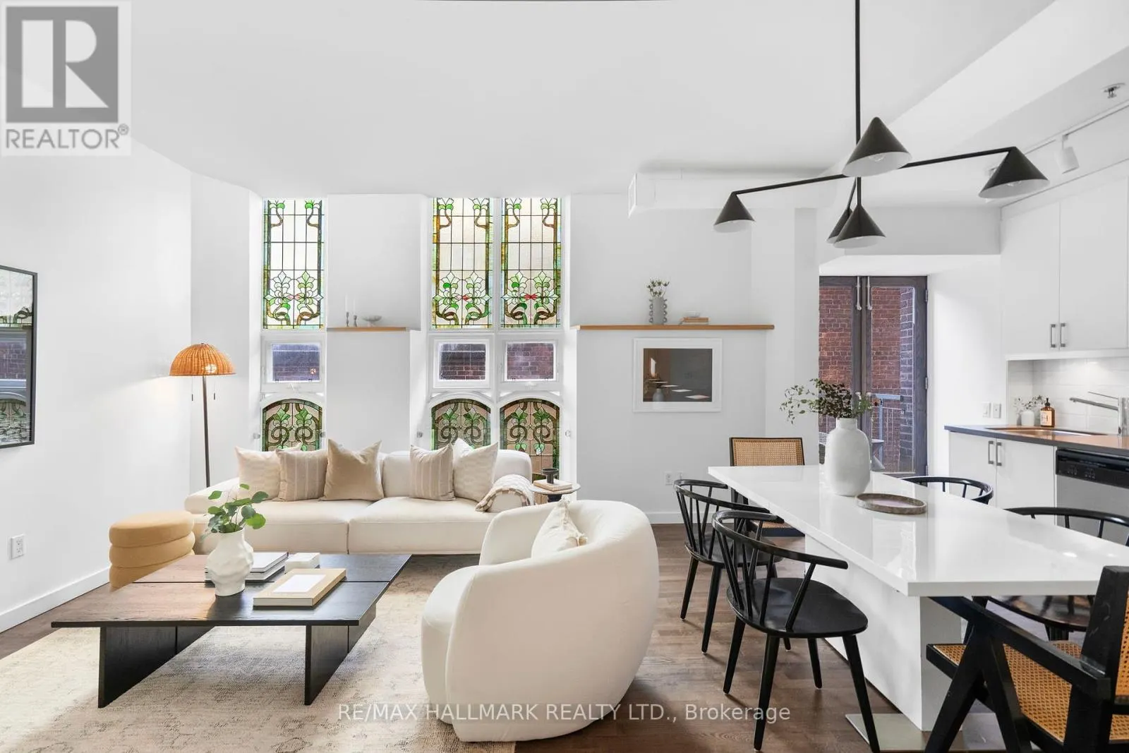 202 - 701 DOVERCOURT ROAD