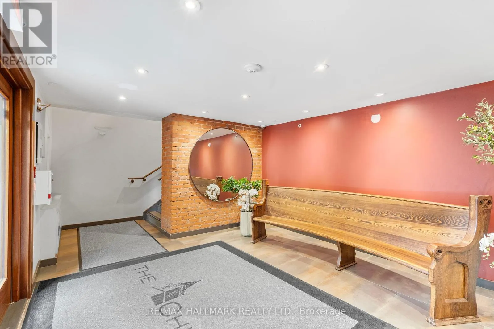 202 - 701 DOVERCOURT ROAD