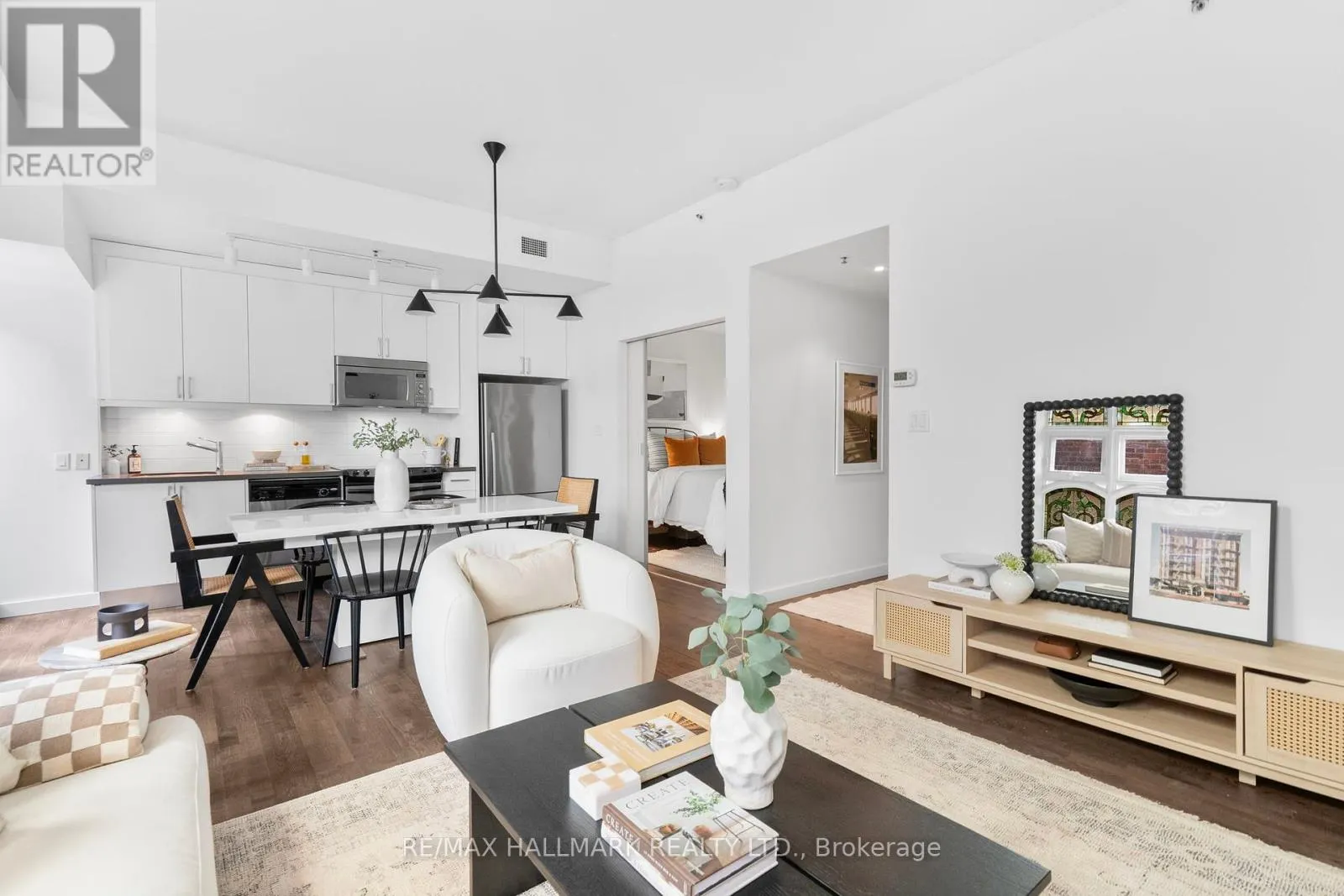 202 - 701 DOVERCOURT ROAD