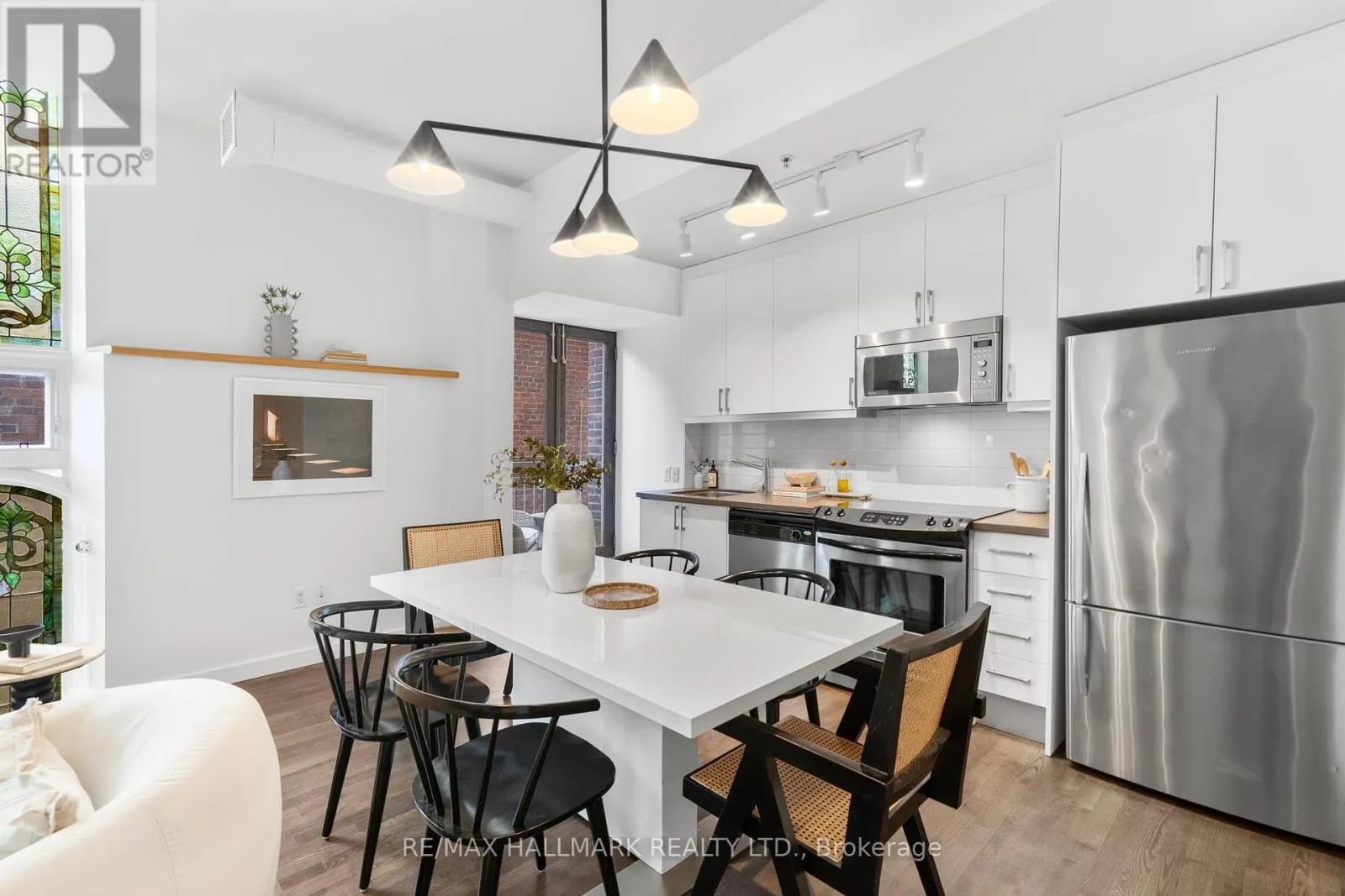 202 - 701 DOVERCOURT ROAD