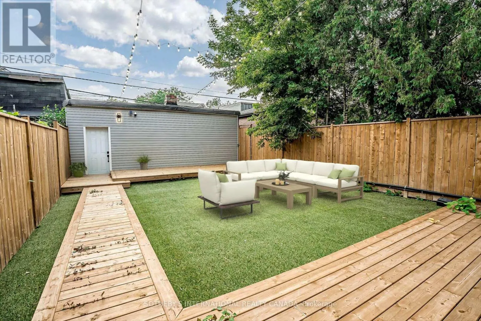 290 BATHURST STREET