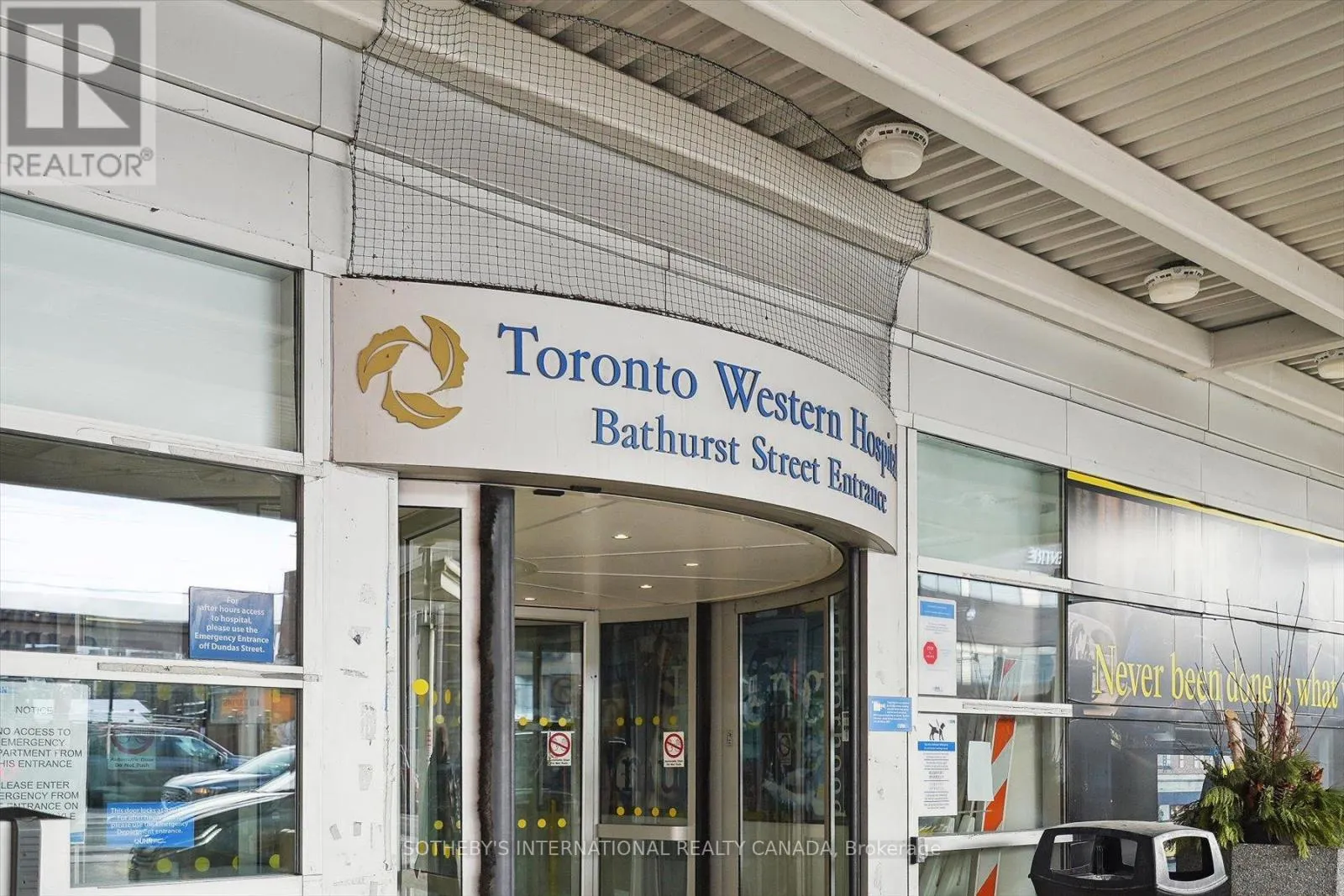290 BATHURST STREET